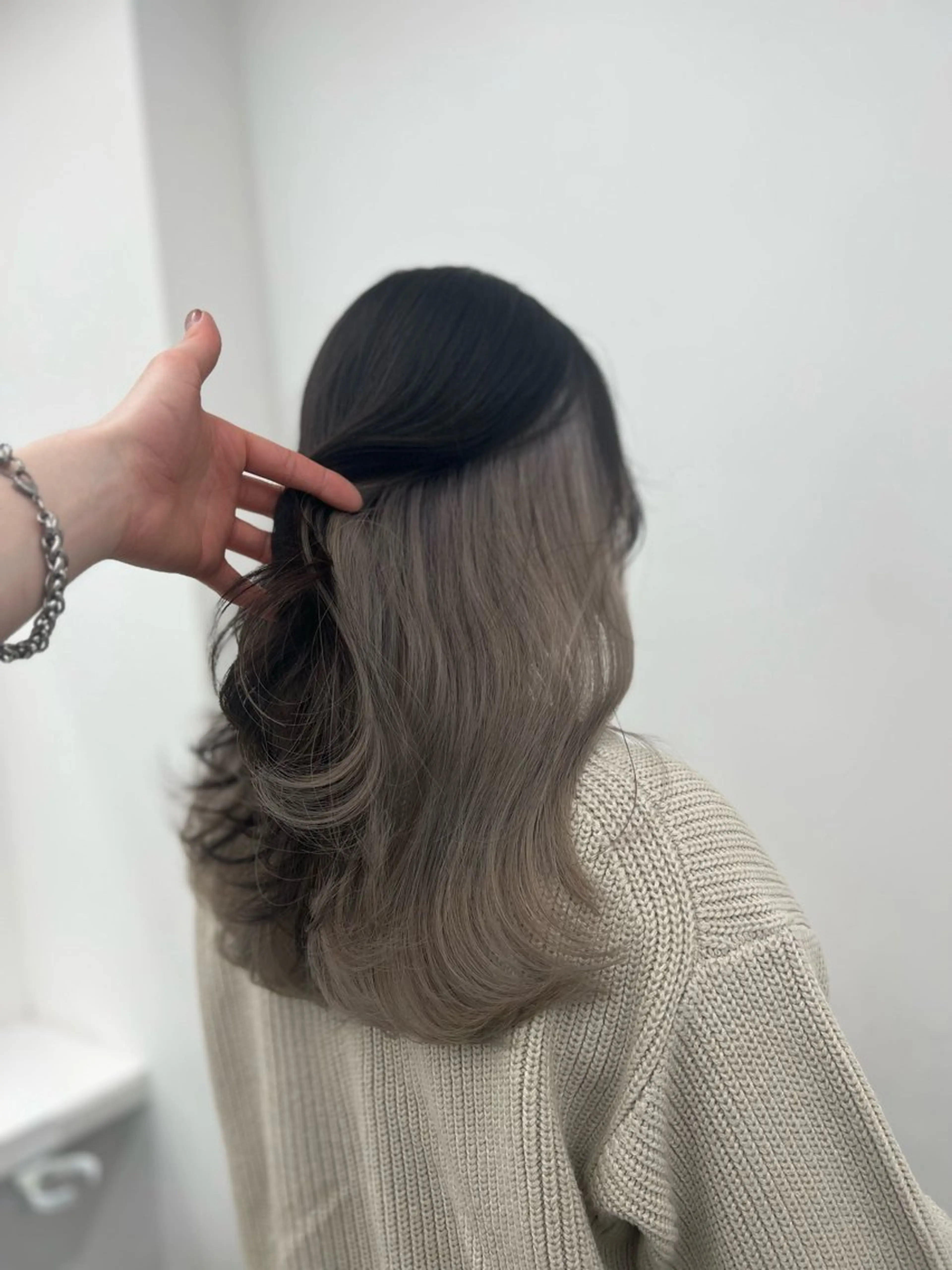 ロング カラー ヘアアレンジ カット ヘアカラー トリートメント ヘッドスパ ヘアセット 透明感×韓流ハイ トーン🫧RYUTAのヘアスタイル