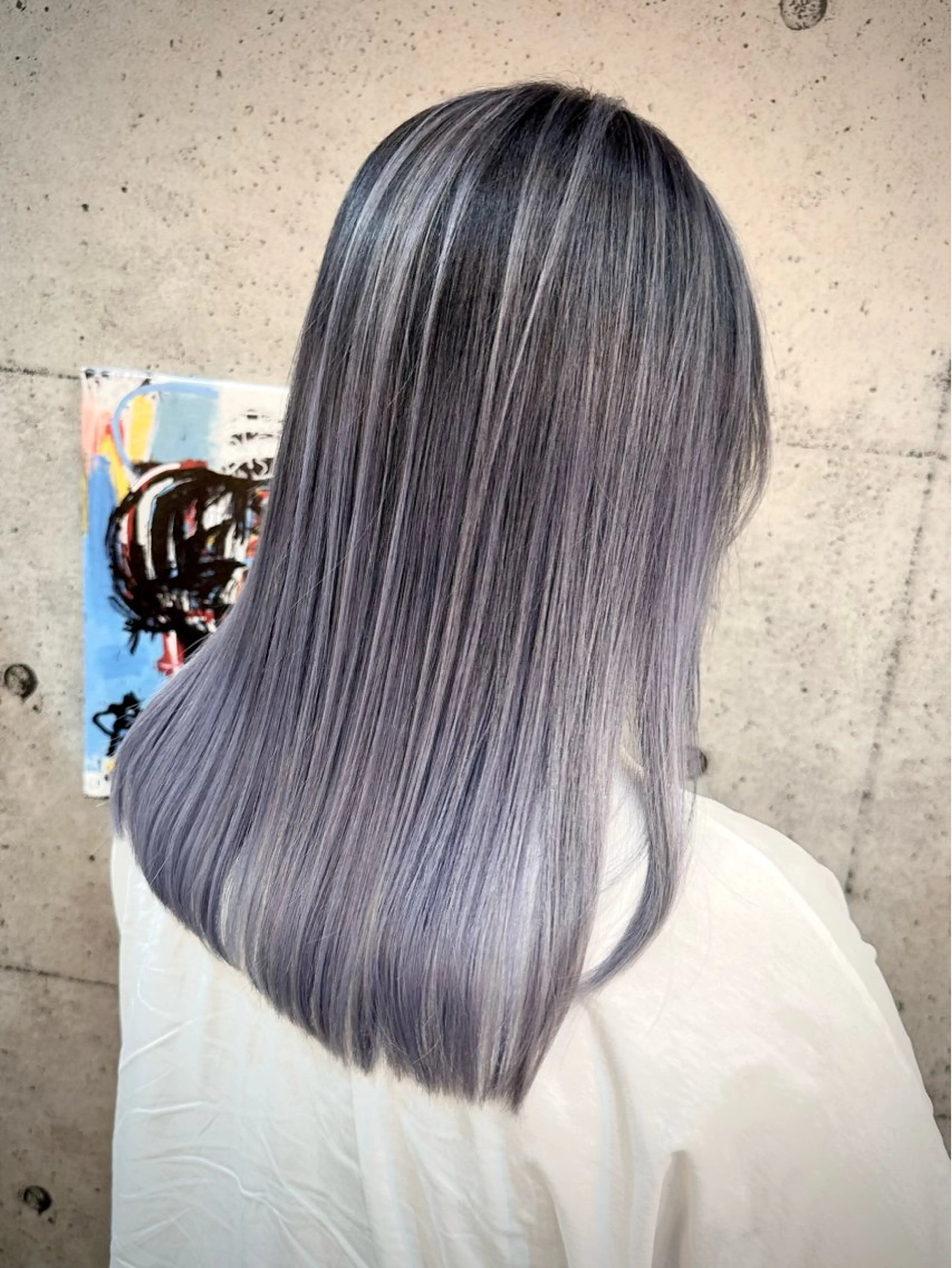 ミディアム レイヤーカット ヘアカラー 🔷ブリーチバレイヤ ージュ🔷飯野達也のヘアスタイル