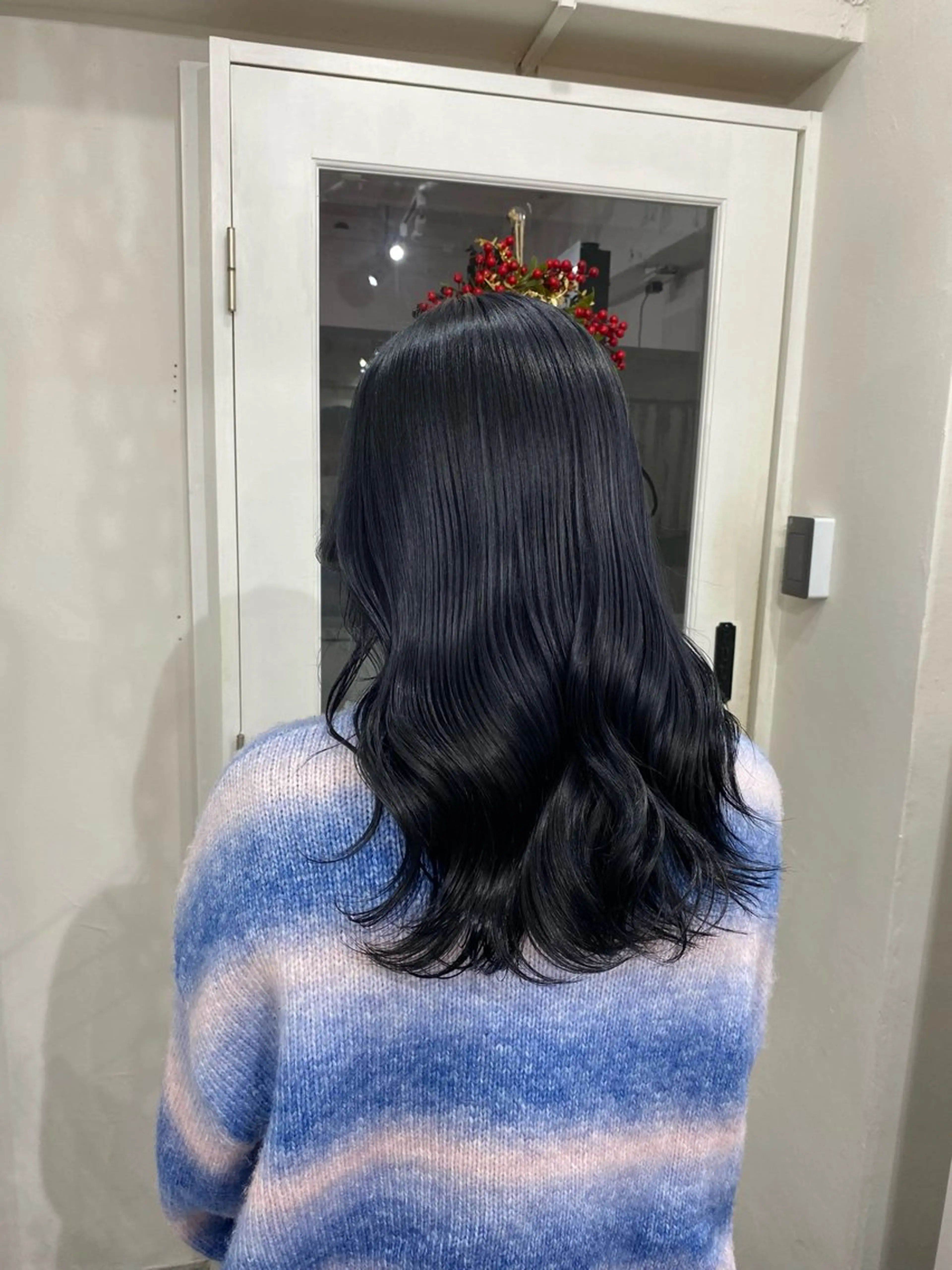 セミロング カラー 黒髪 ブルーカラー ブルーブラック 楓🦋韓国系レイヤー / 透明感カラー🤍のヘアスタイル