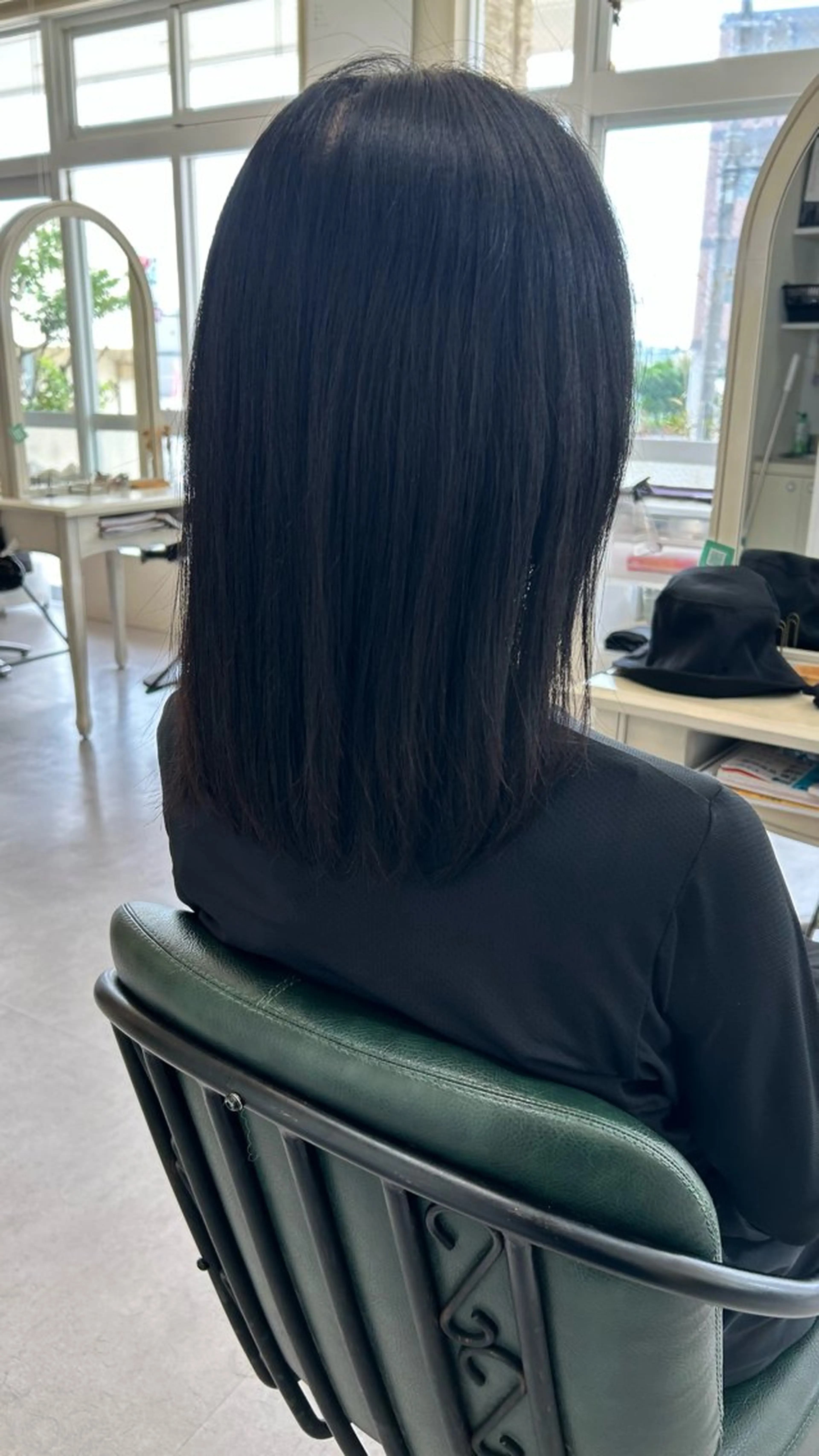 ミディアム TERUYA shionのヘアスタイル