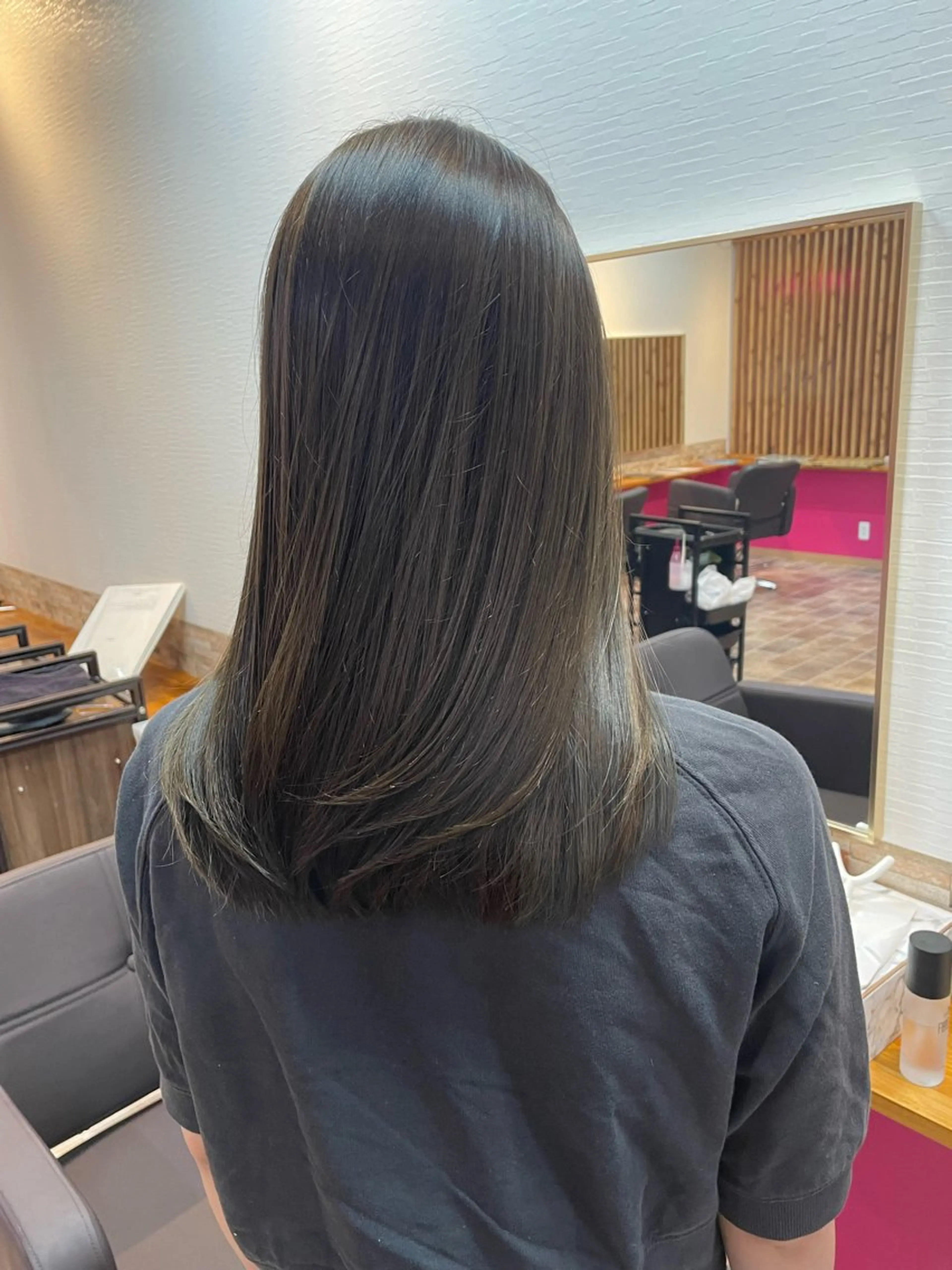 セミロング カラー ベージュカラー オリーブベージュ ヘアカラー Ammi hair所属・YUI/ ブリーチカラー🌷のヘアスタイル