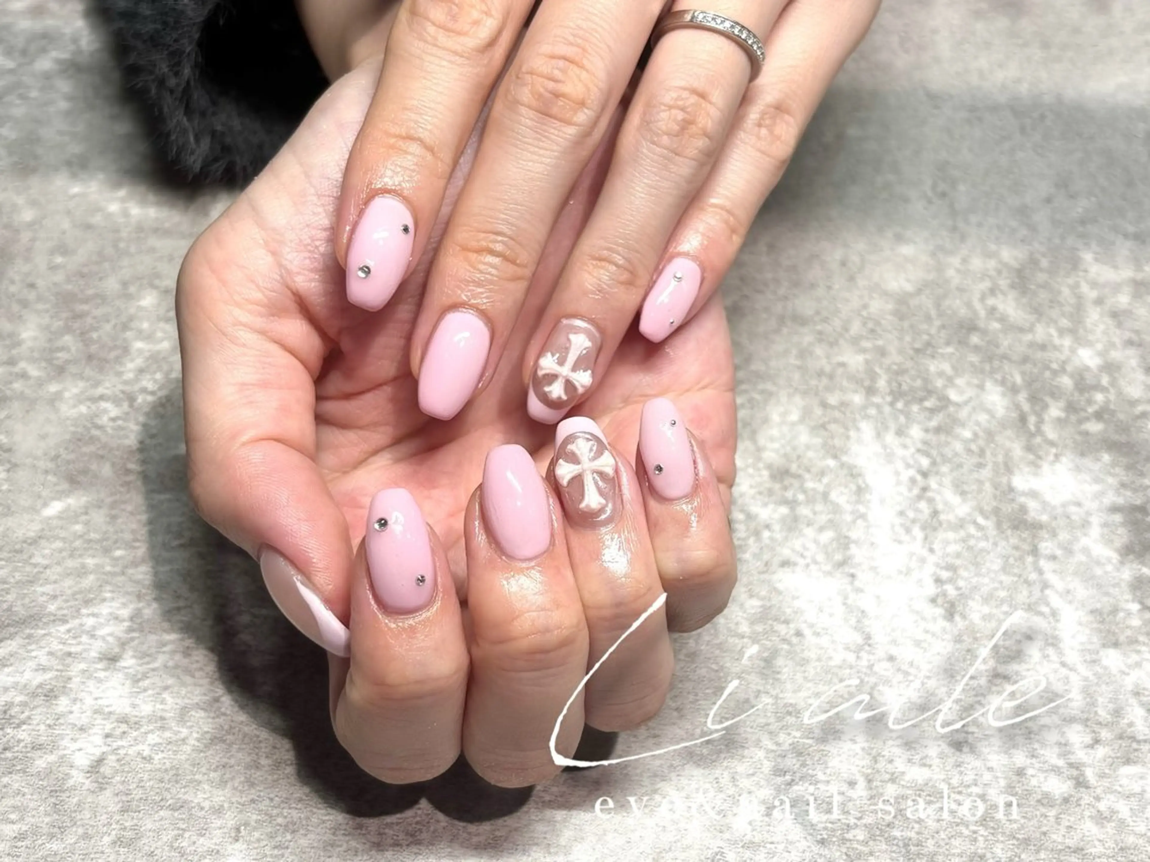 ネイル Li aile kana🐰🩵のネイルデザイン