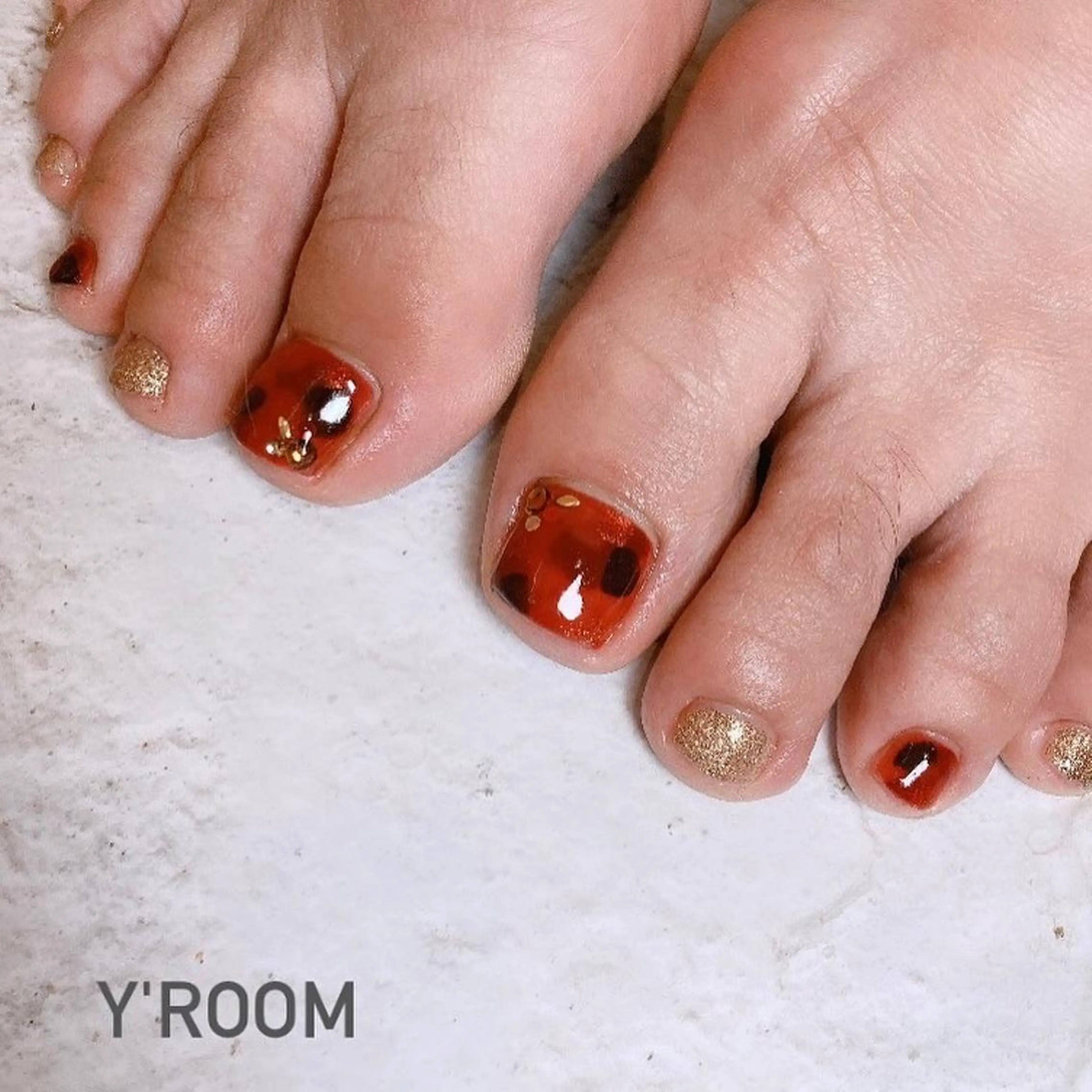 ネイル オーロラネイル べっ甲ネイル フラッシュネイル フットネイル ジェルネイル YUKA （ネイリスト）のネイルデザイン