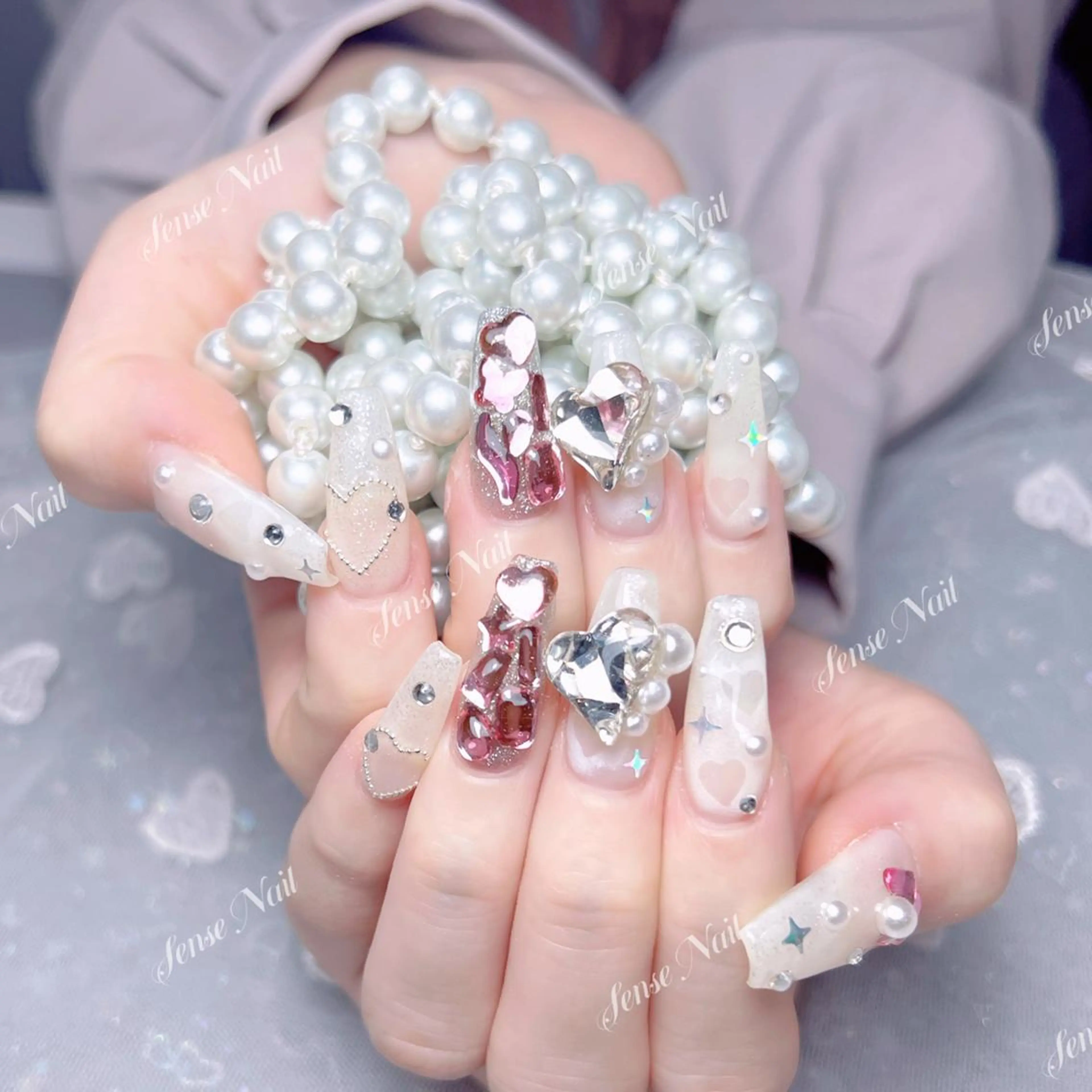 ネイル ハンドネイル ハンドケア Queening 🦋のネイルデザイン