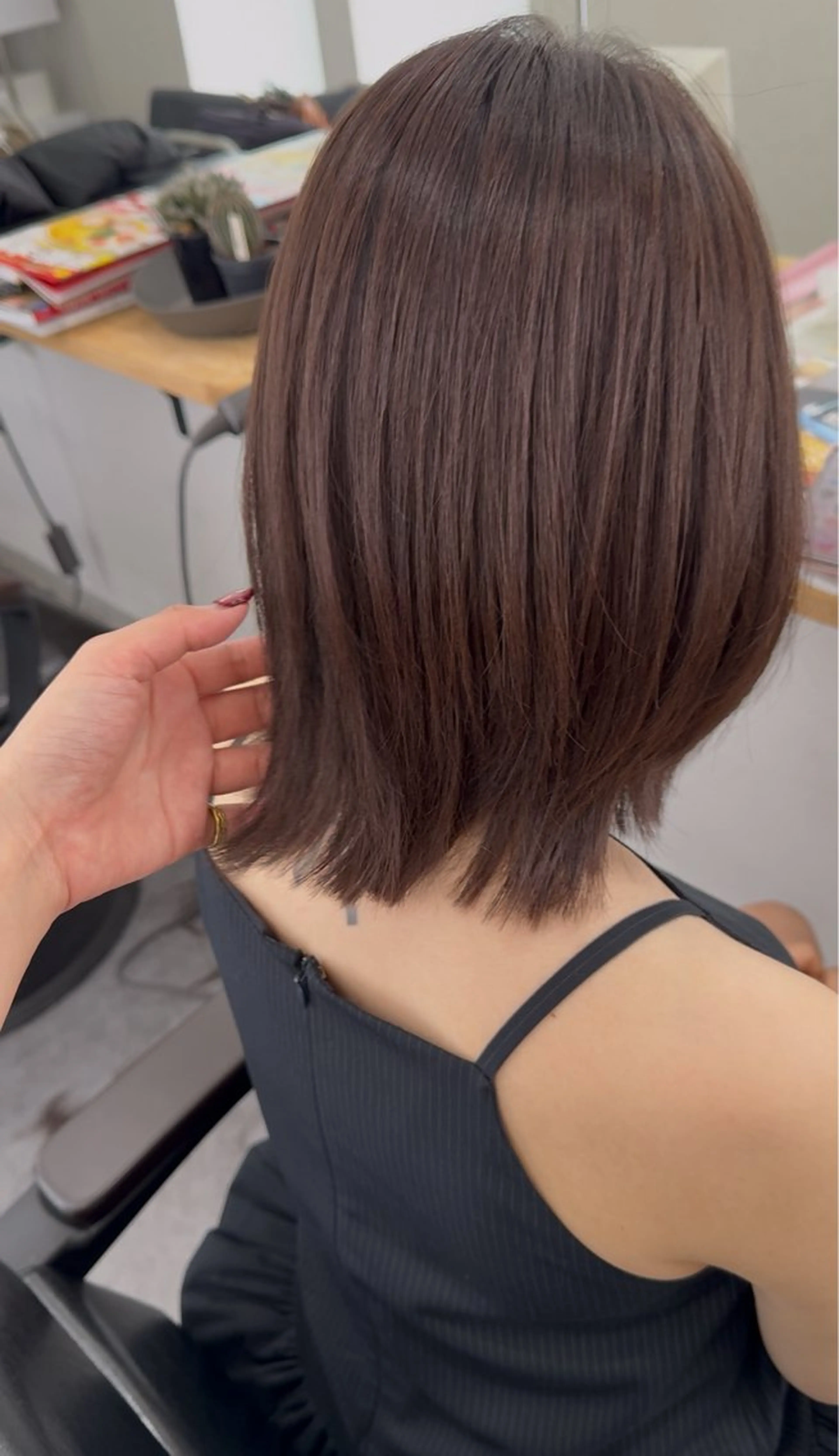 ミディアム 顔周りカット レイヤーカット カット ヘアカラー 石井 大空のヘアスタイル