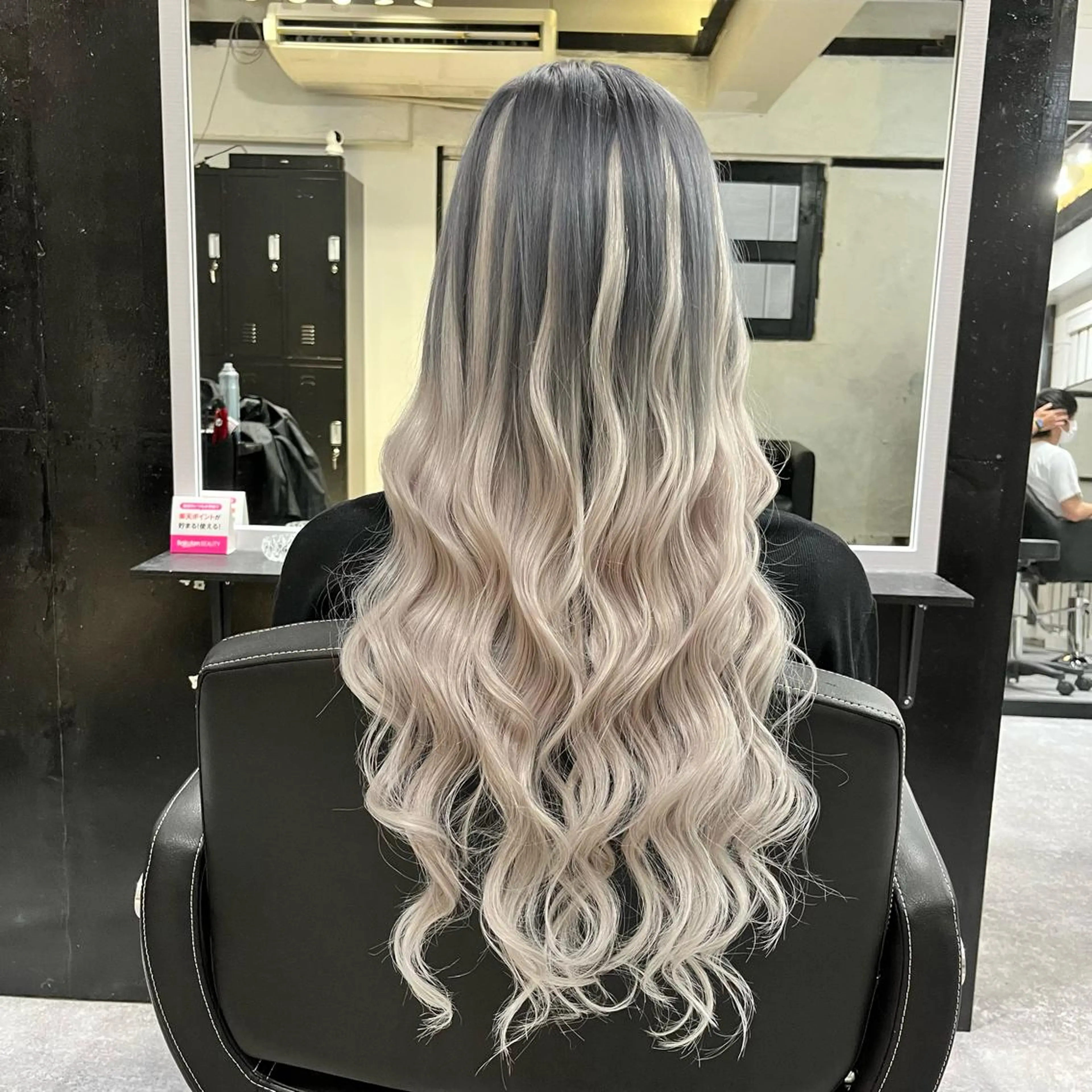 ロング シールエクステ エクステ ヘアカラー エクステ Yu シールエクステのヘアスタイル