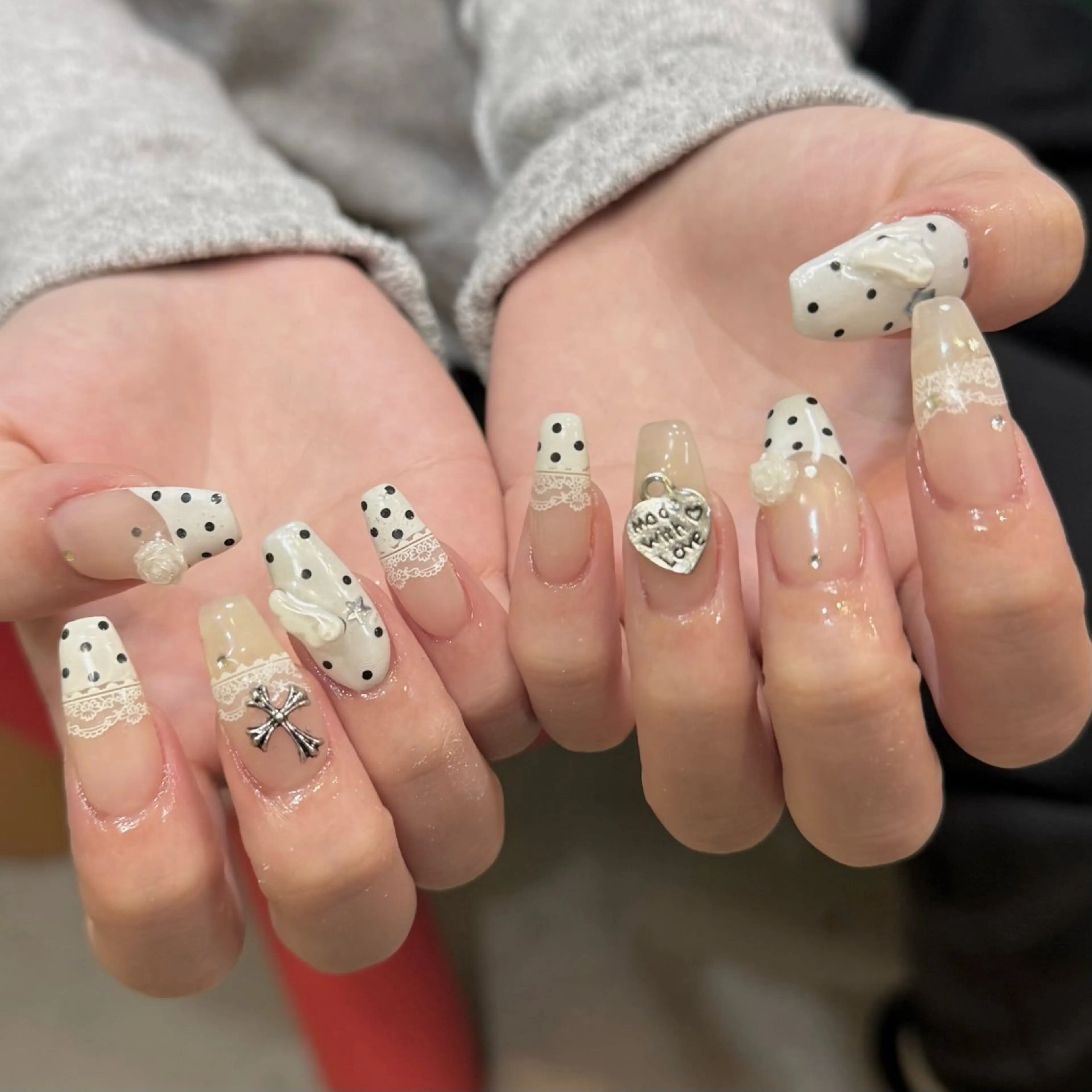 ネイル ハンドネイル フットネイル 𝙃𝙖𝙧𝙪⋆ ˚꩜｡個性派のネイルデザイン