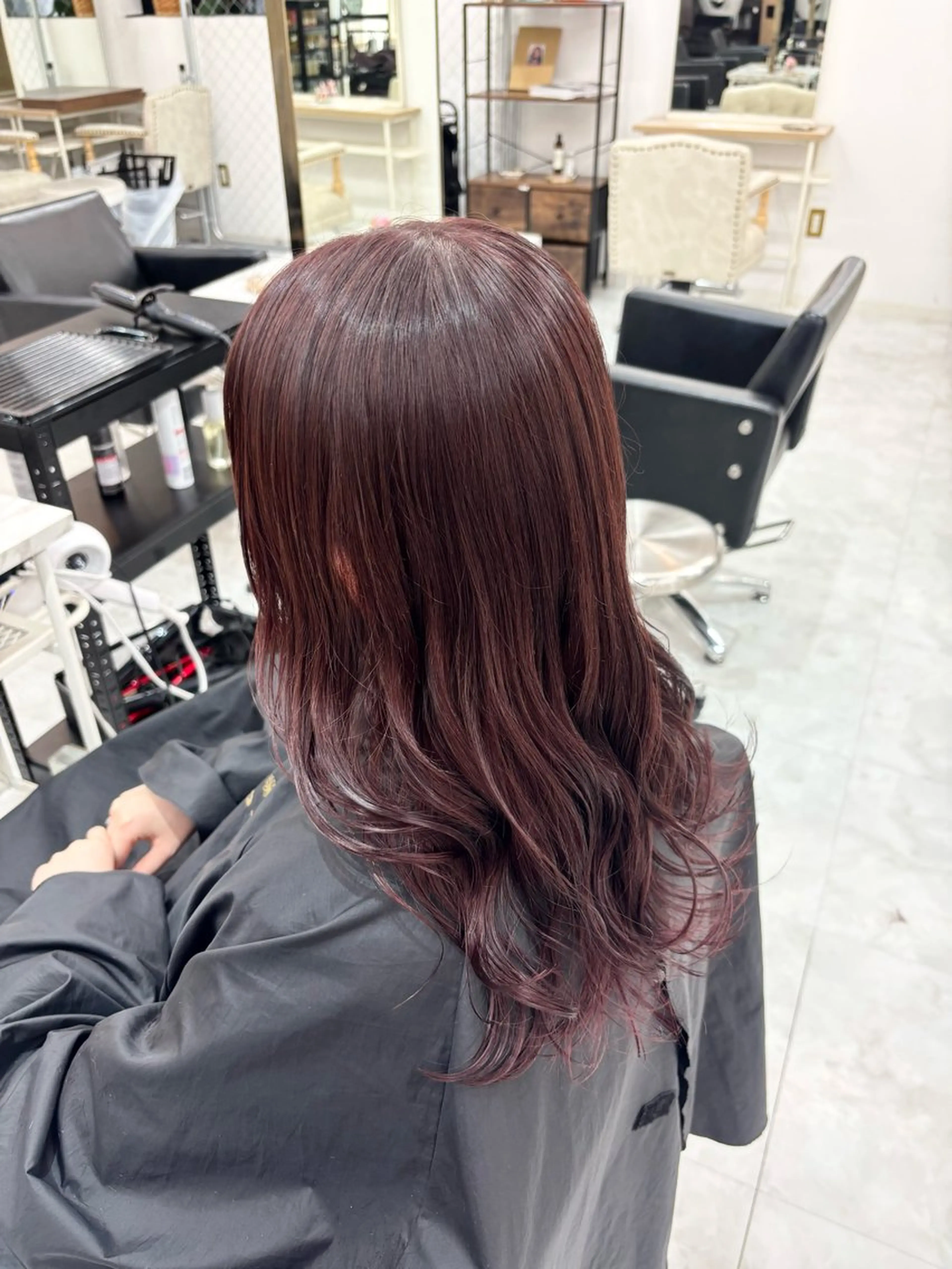 カラー 漆畑 莉奈のヘアスタイル