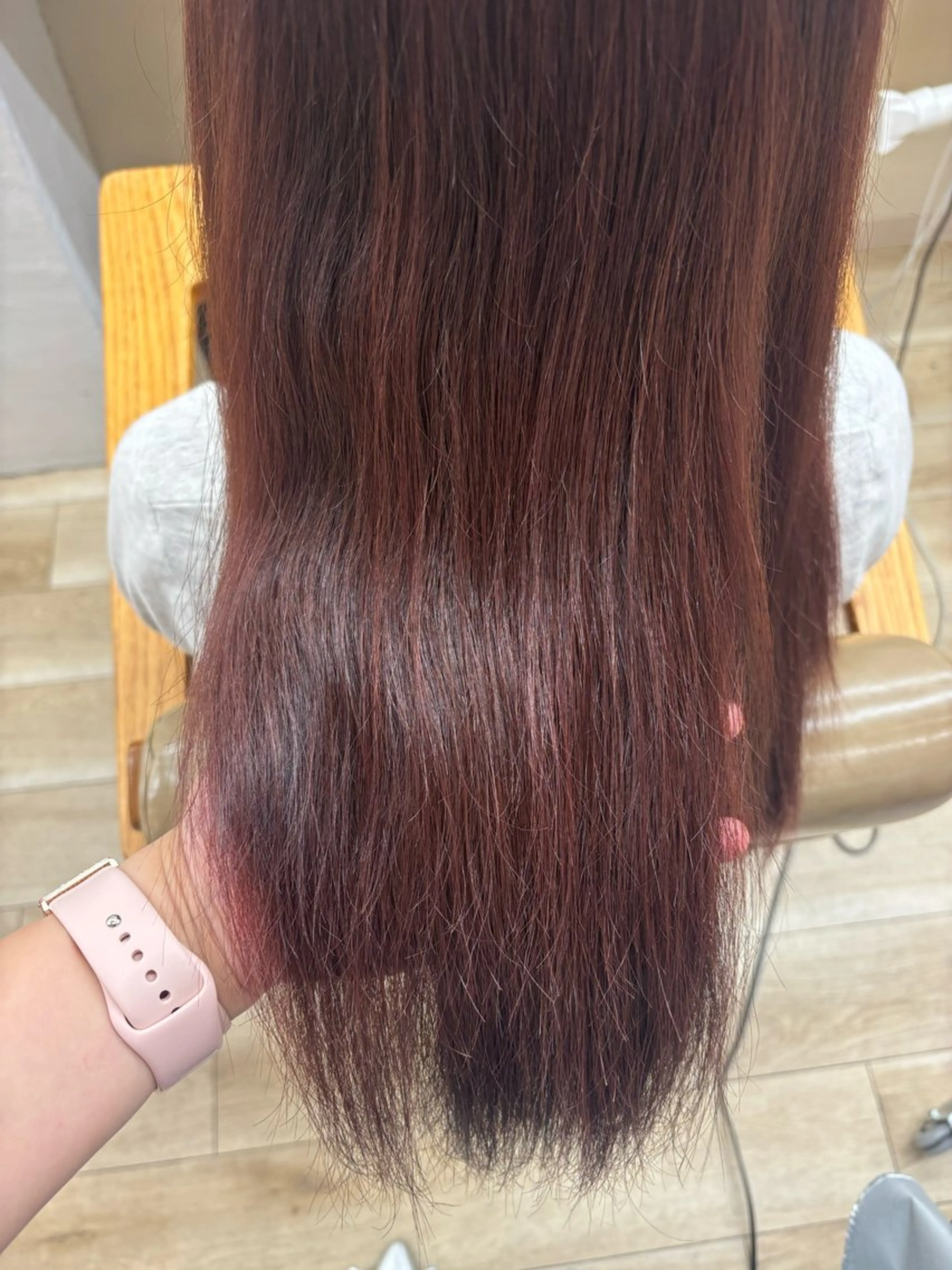 ロング カラー ブリーチ ブリーチなしカラー ピンクカラー universe Mizuki🎀のヘアスタイル