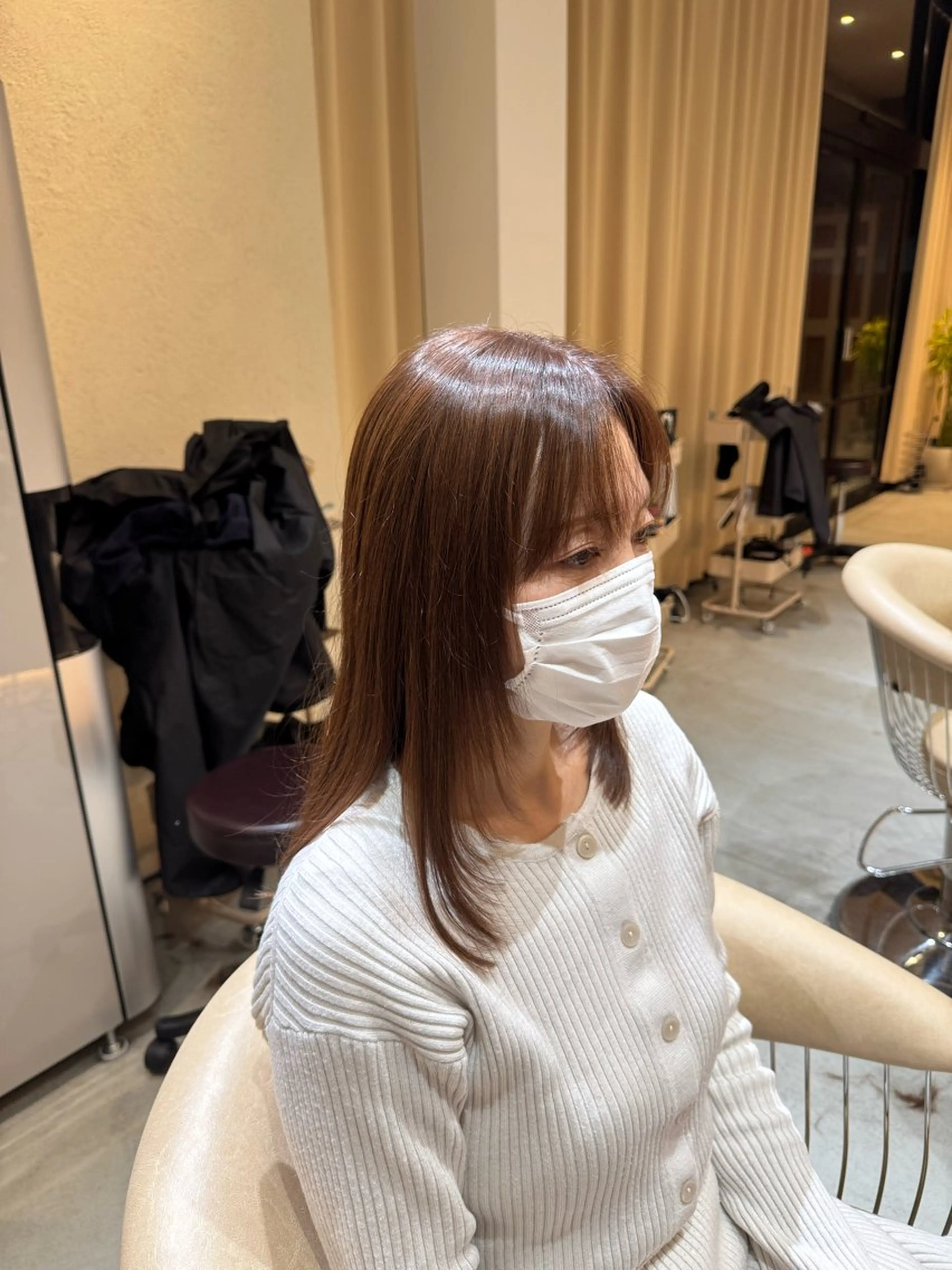 セミロング 顔まわりレイヤー 顔周りカット レイヤーカット 赤羽根 周のヘアスタイル