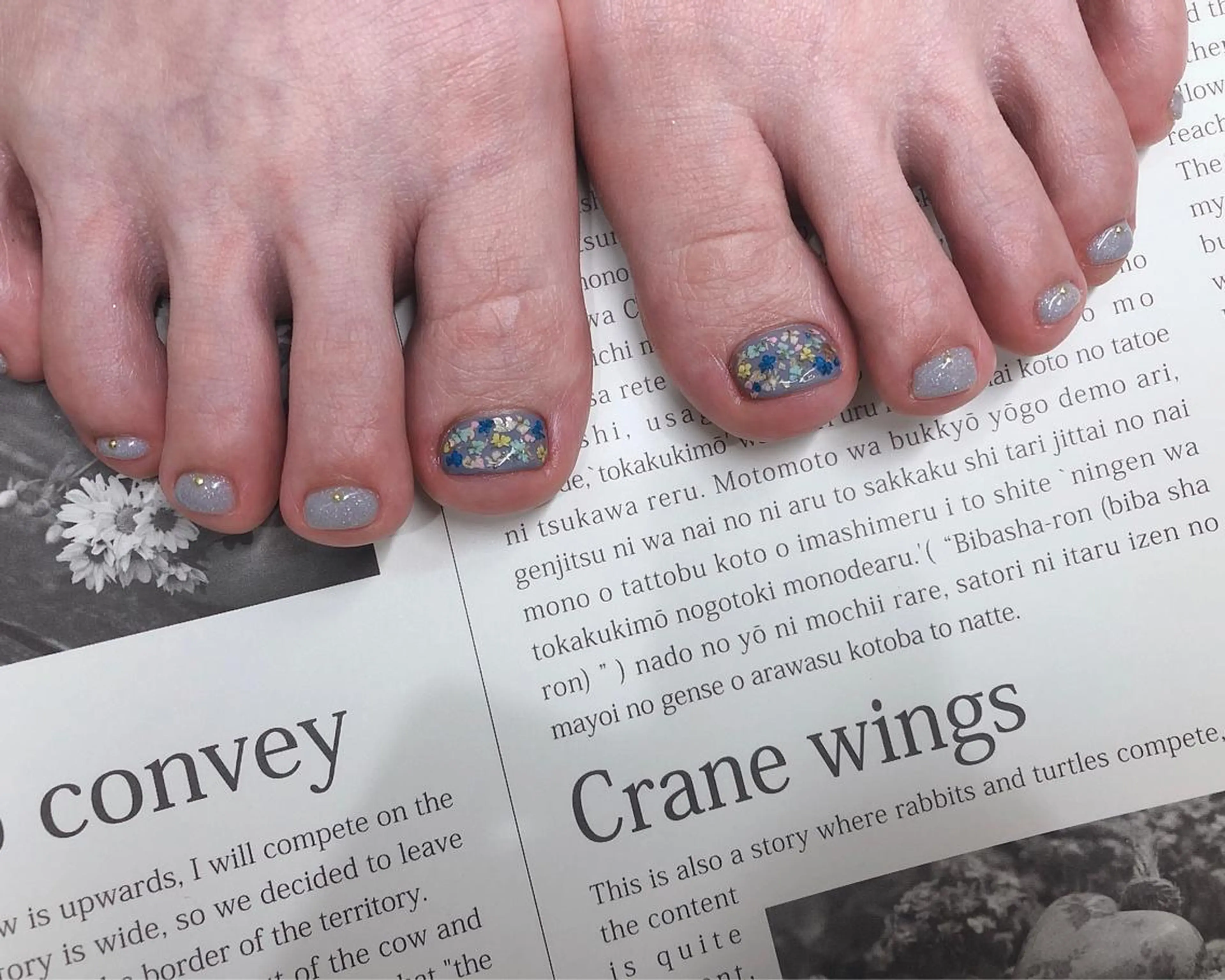 ネイル ブルー フラワーネイル フットネイル saki_ nail heronのネイルデザイン