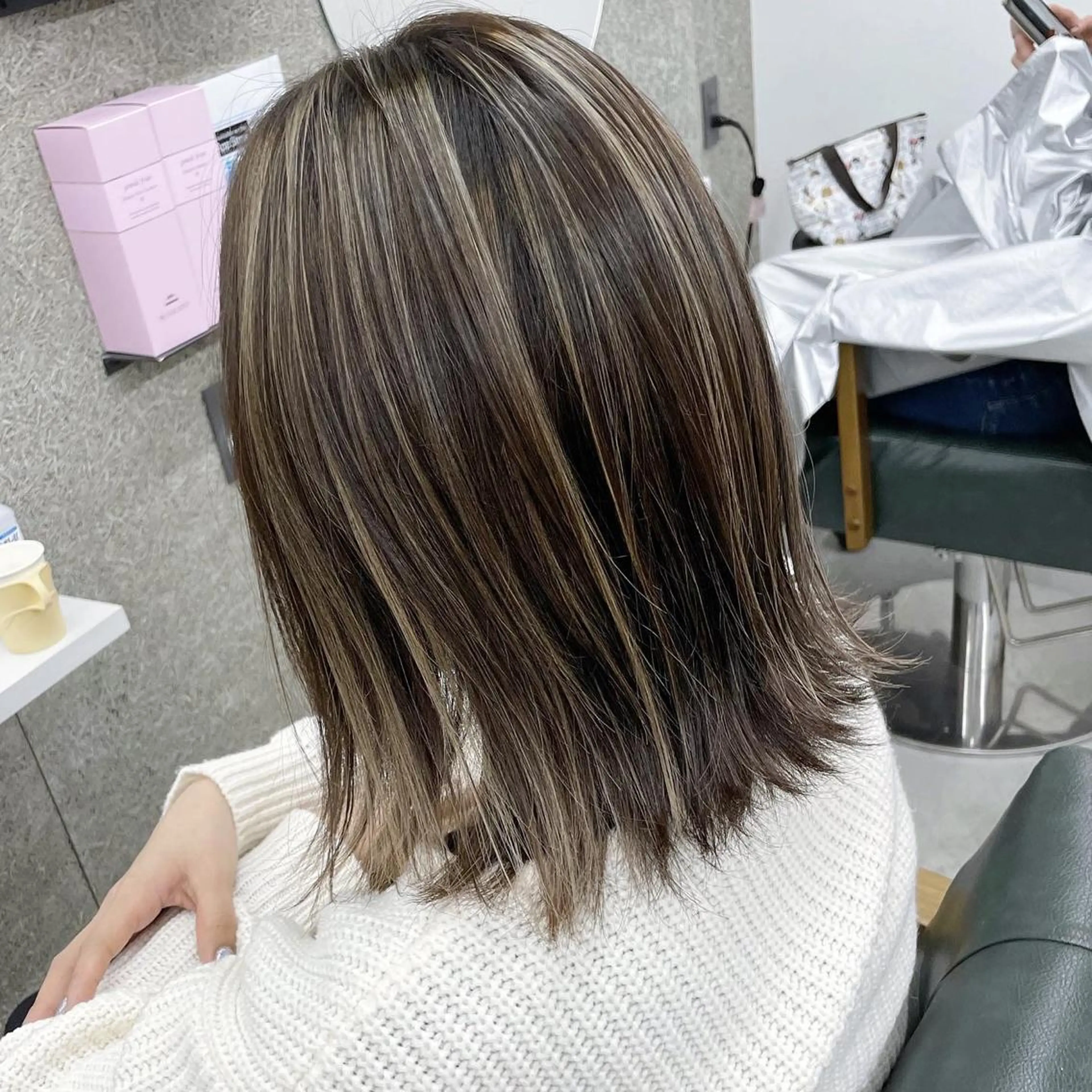 ミディアム カラー Lull1人美容室 バレイヤージュのヘアスタイル