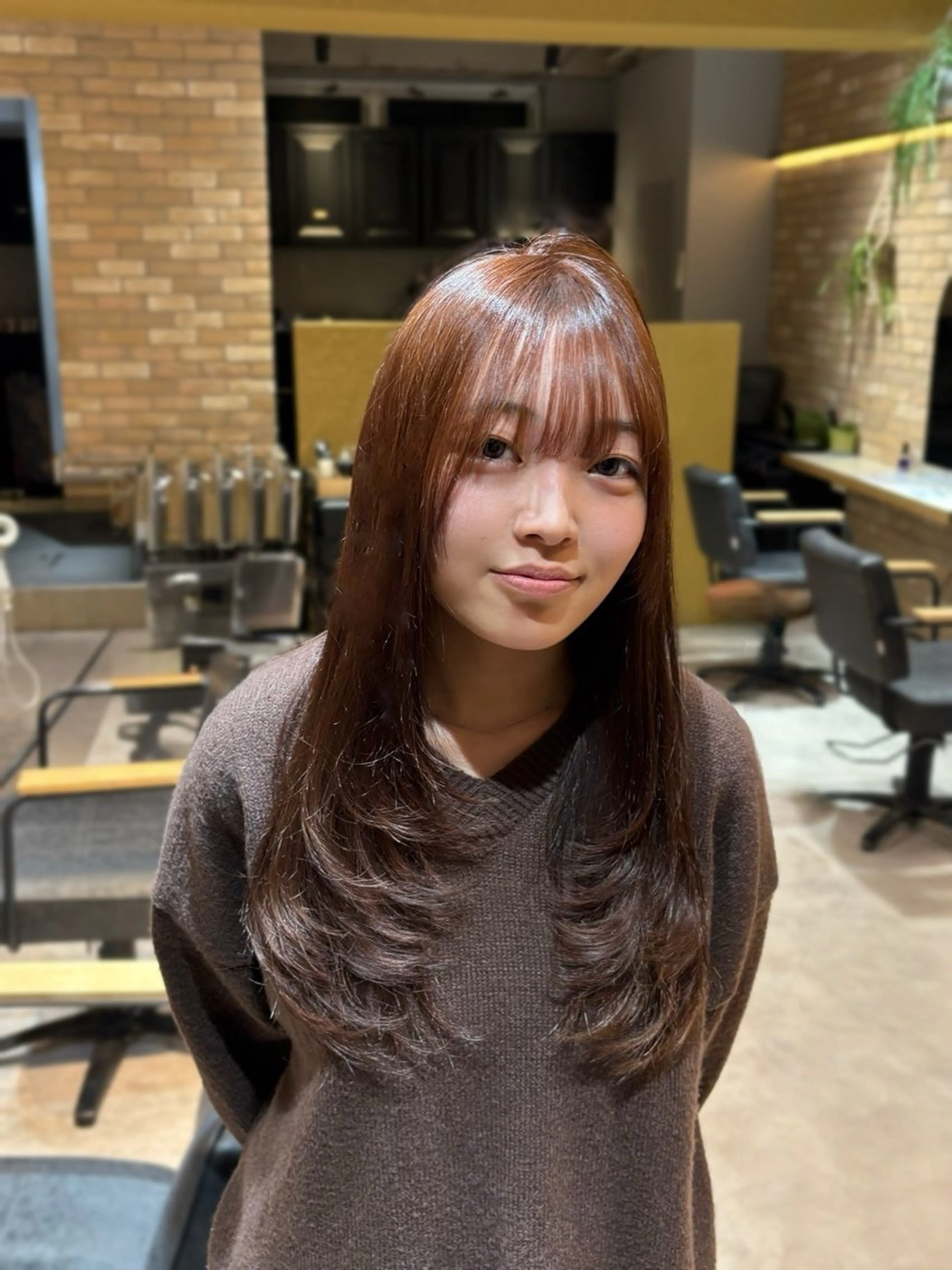 ロング レイヤーカット フェザー/シャドウ/ メッシュパーマのヘアスタイル