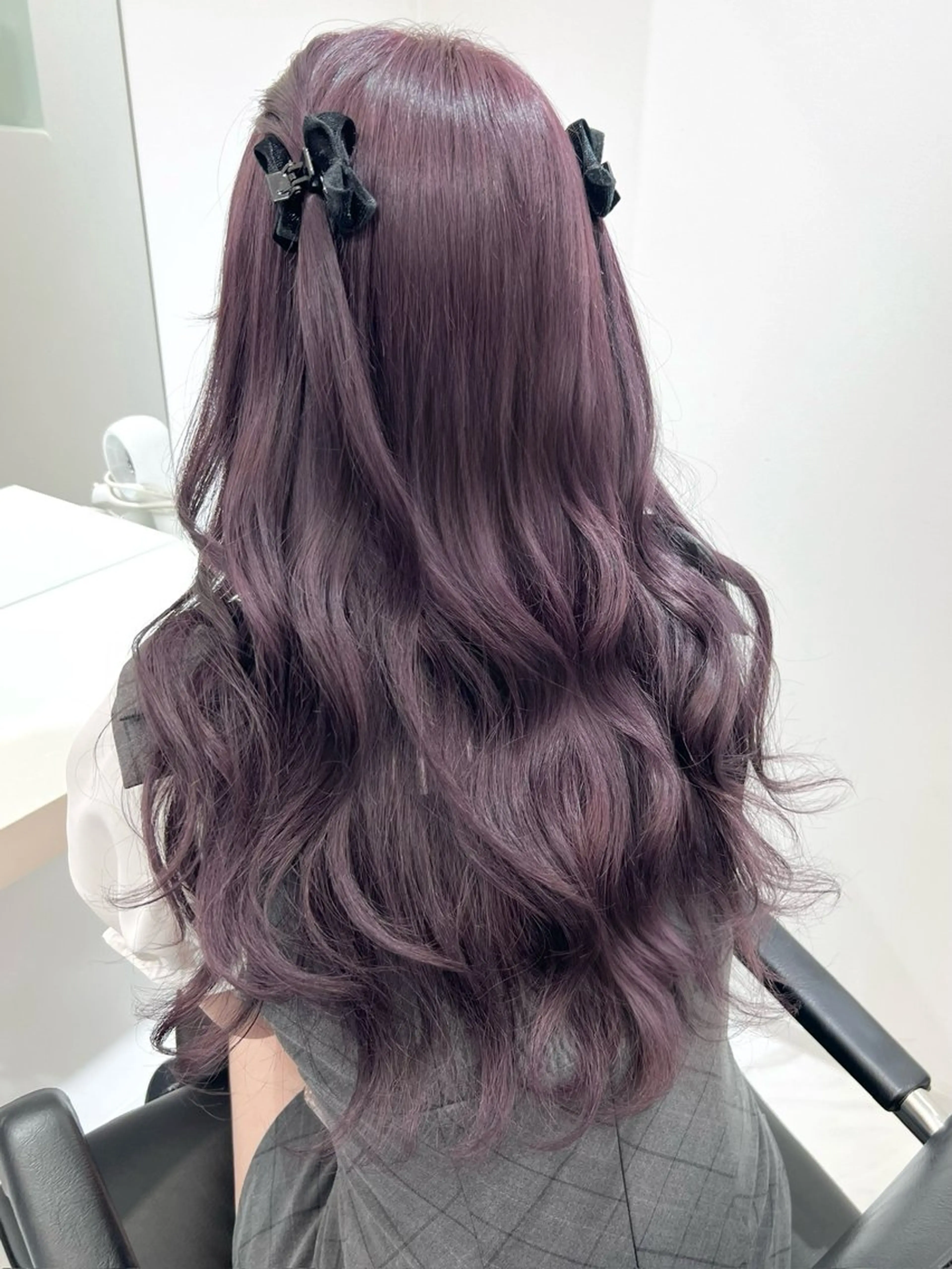 セミロング カラー ヘアアレンジ ブリーチ ラベンダーカラー ラベンダーグレー カット ヘアカラー トリートメント 盛れる顔周り🤍渋谷 Risa🎀のヘアスタイル