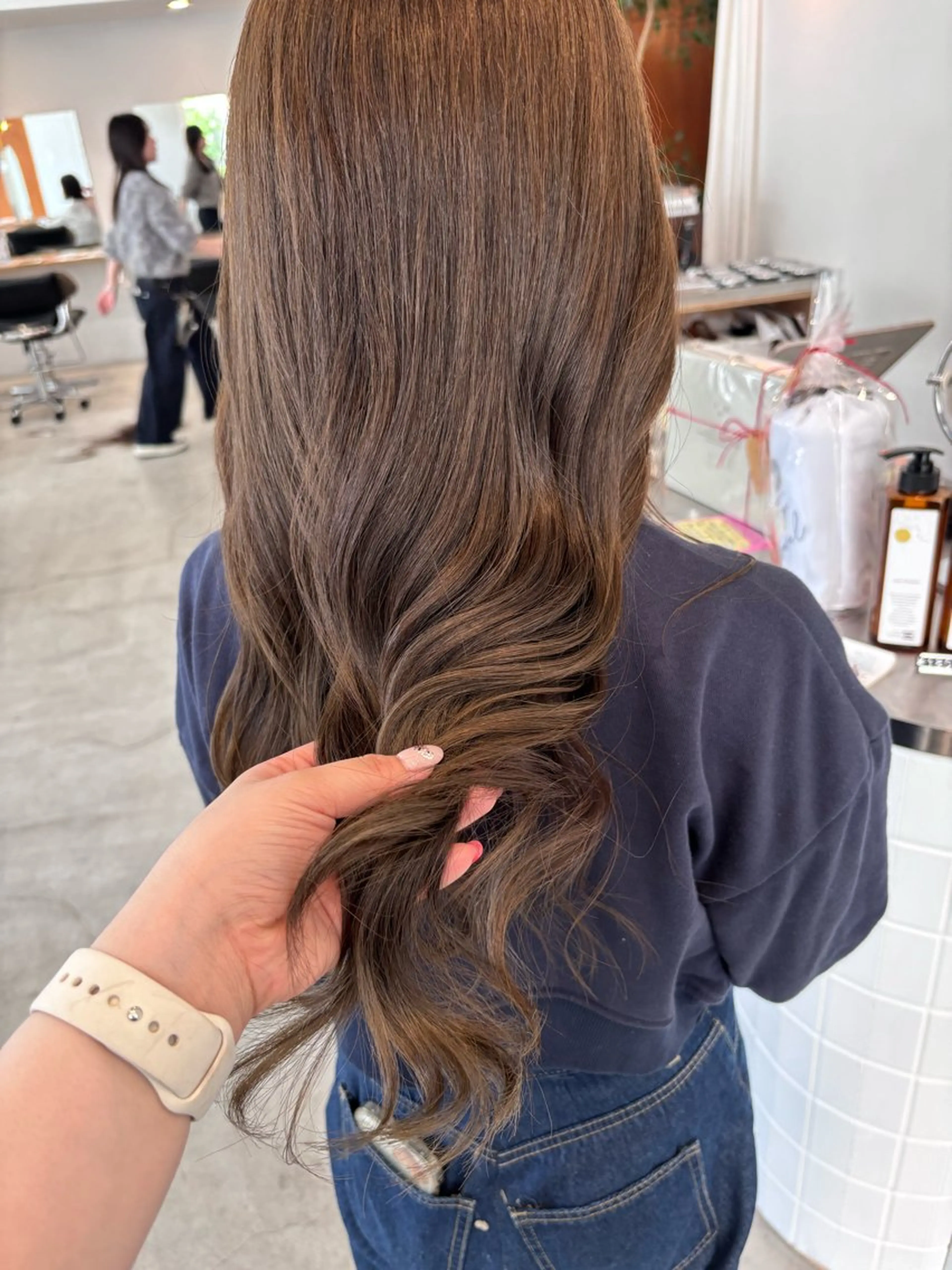 ロング ヘアカラー 千田 りんなのヘアスタイル