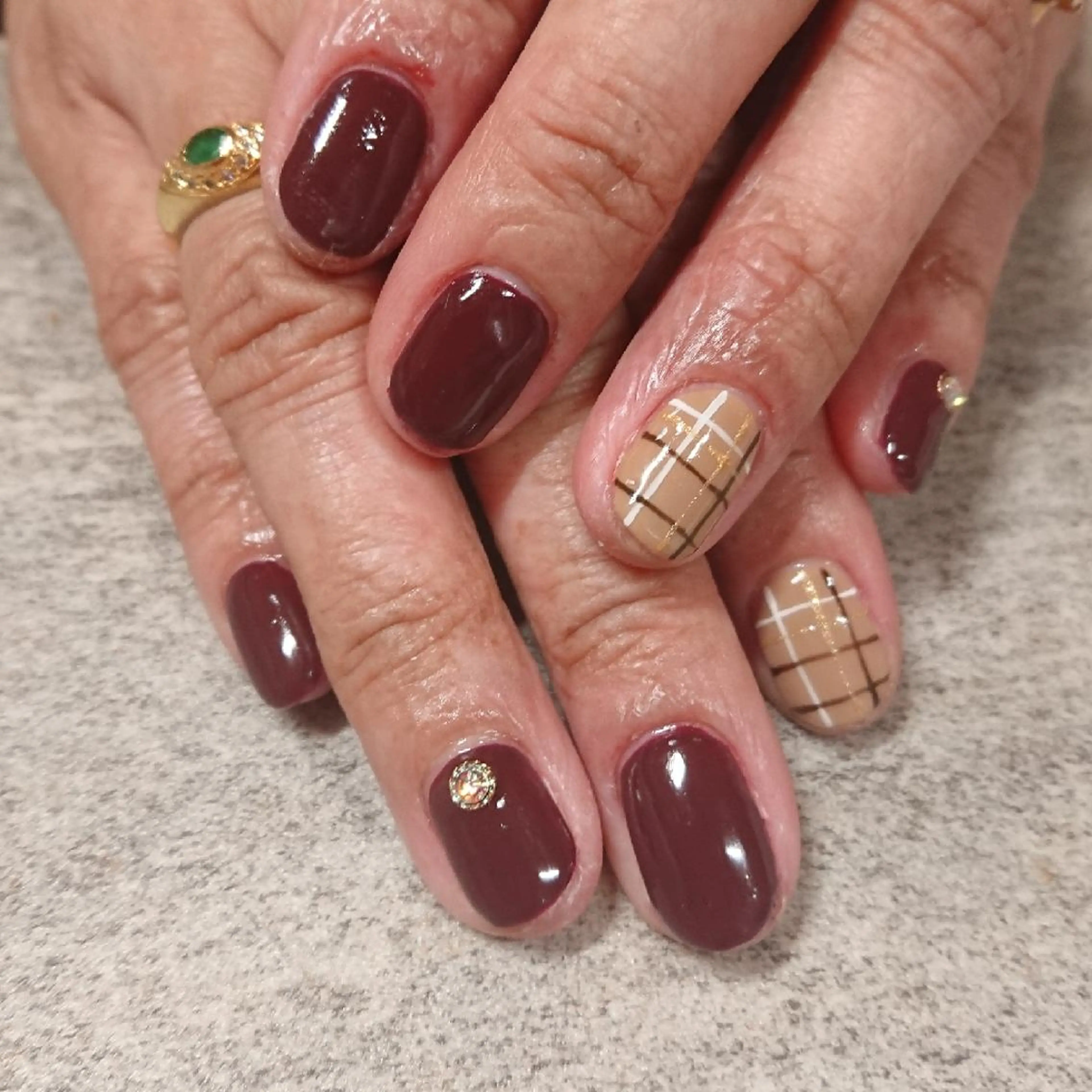 ネイル ジェヌインネイル 河内のネイルデザイン