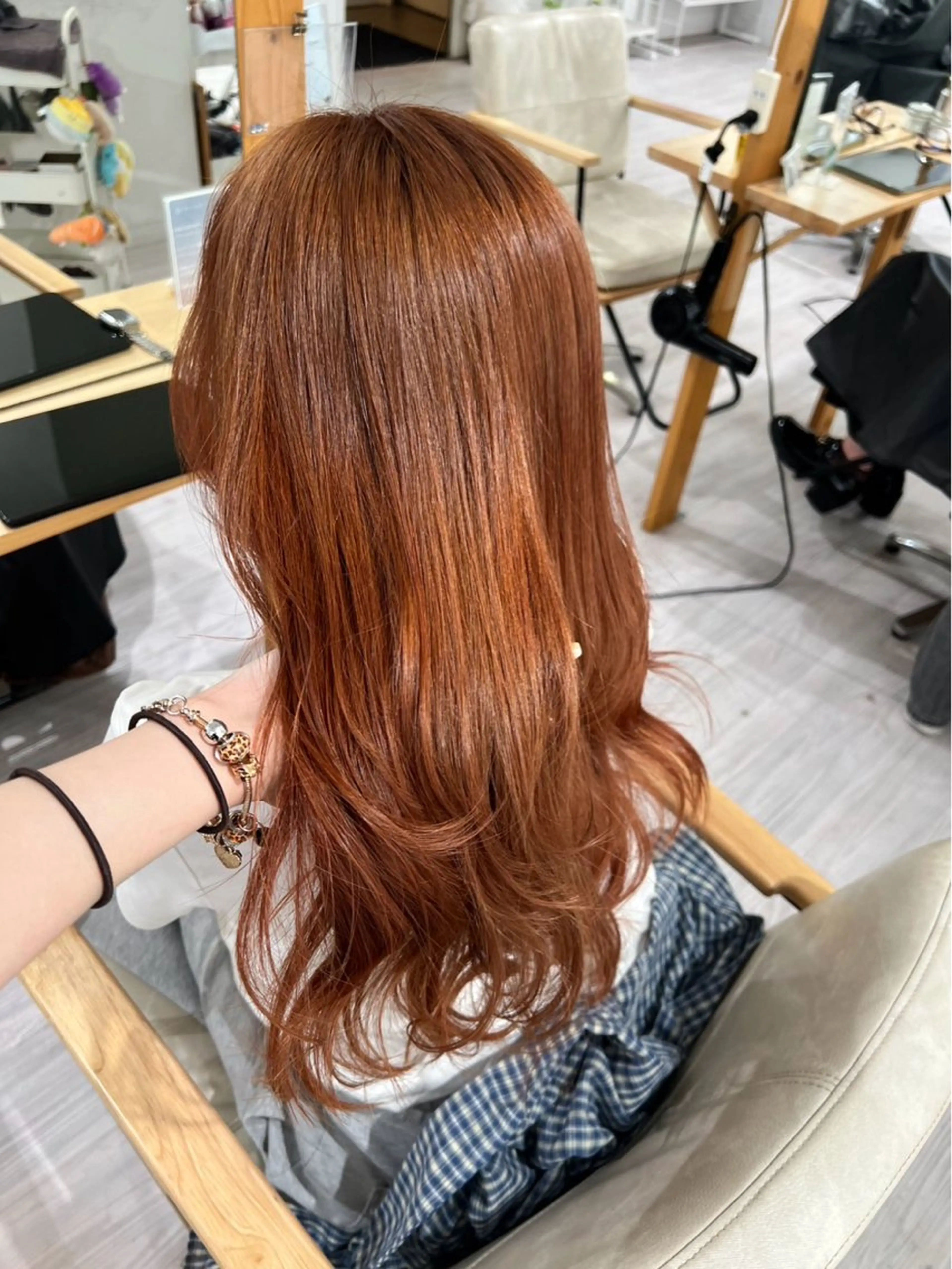 ロング オレンジブラウン haruka 遥歌のヘアスタイル
