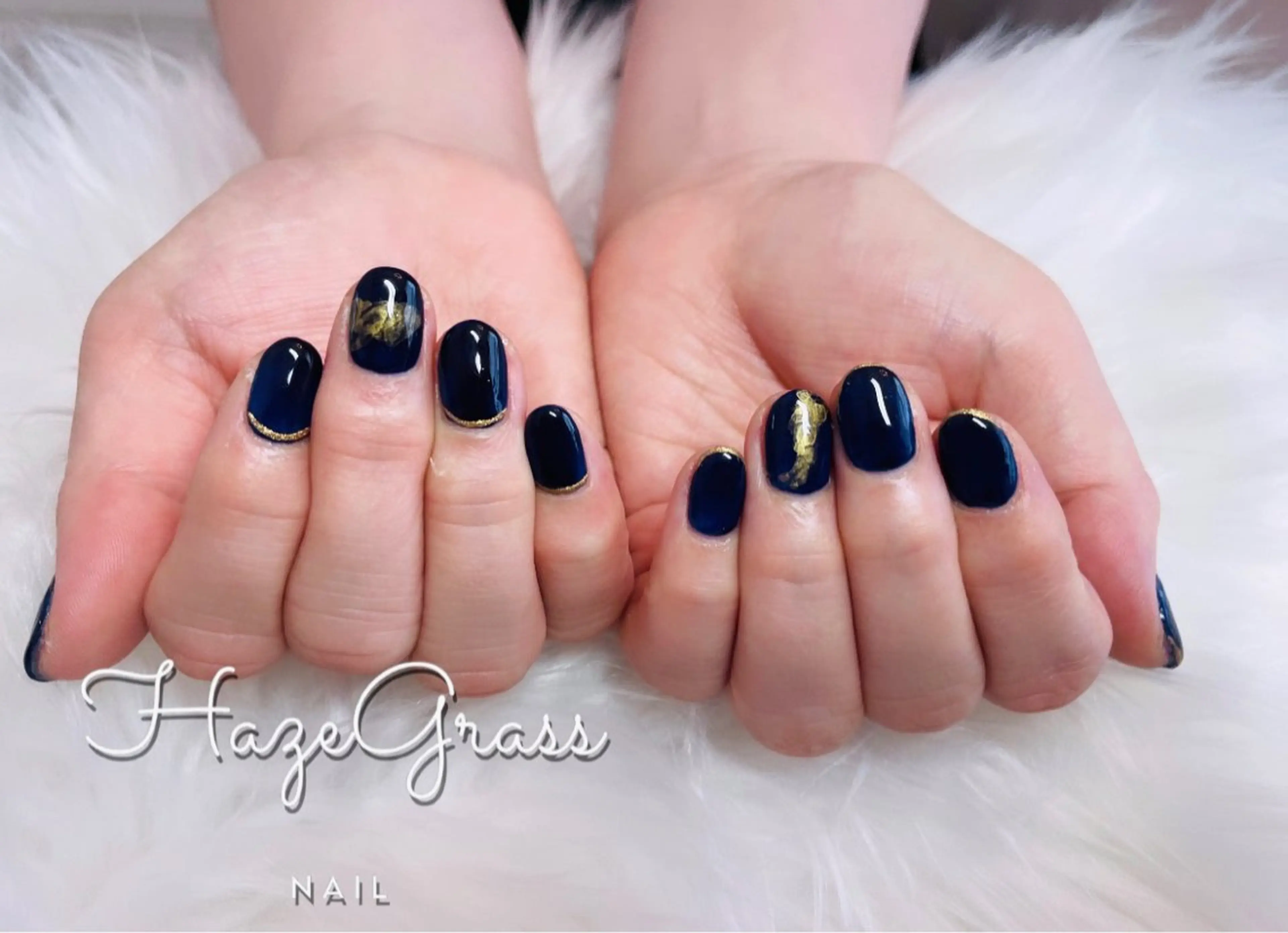 ネイル フレンチネイル ゴールド ネイビー ハンドネイル HazeGrass NAILのネイルデザイン