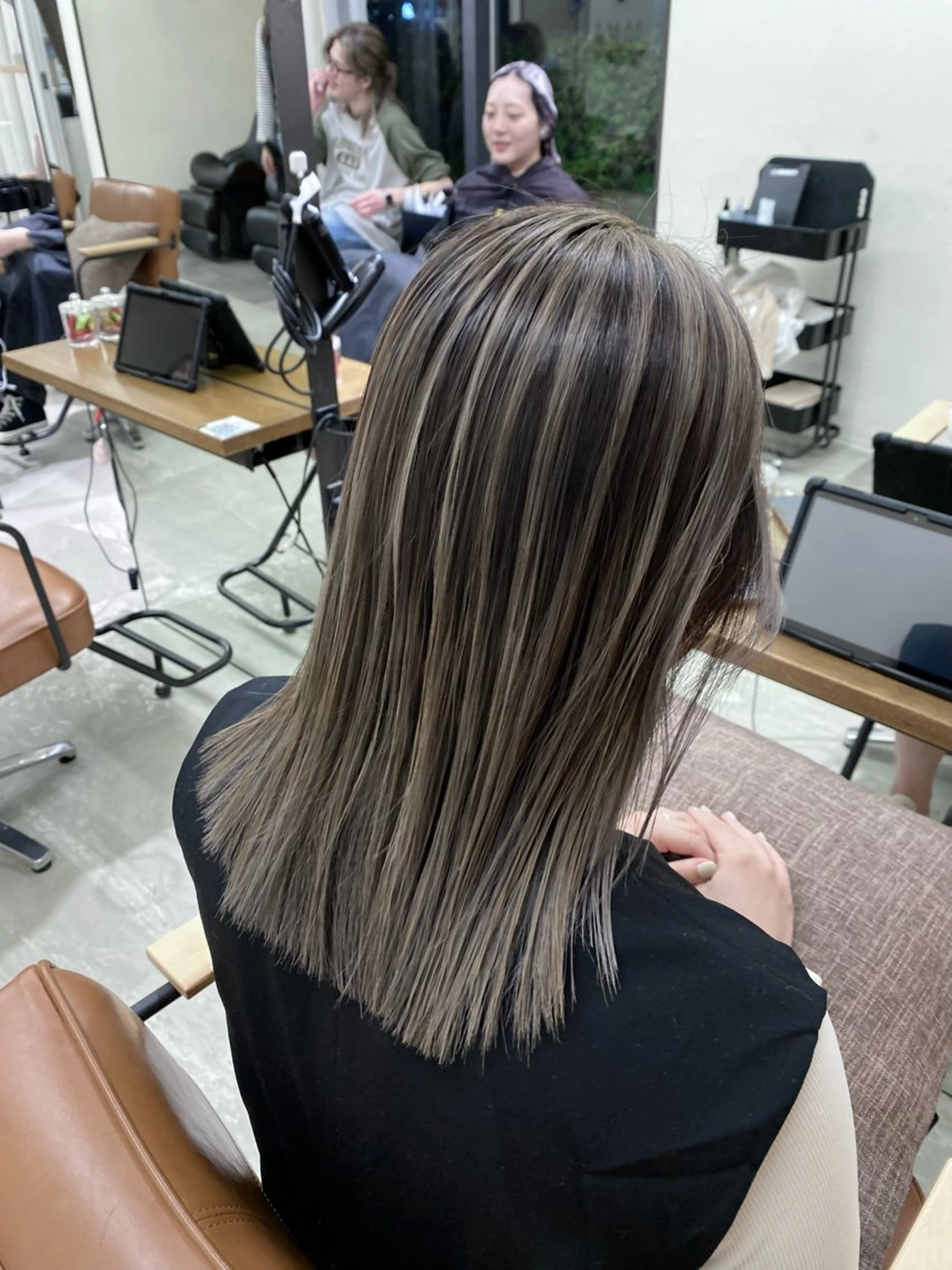 セミロング レイヤーカット 銀座/前髪顔まわり/ 透明感カラー/danのヘアスタイル