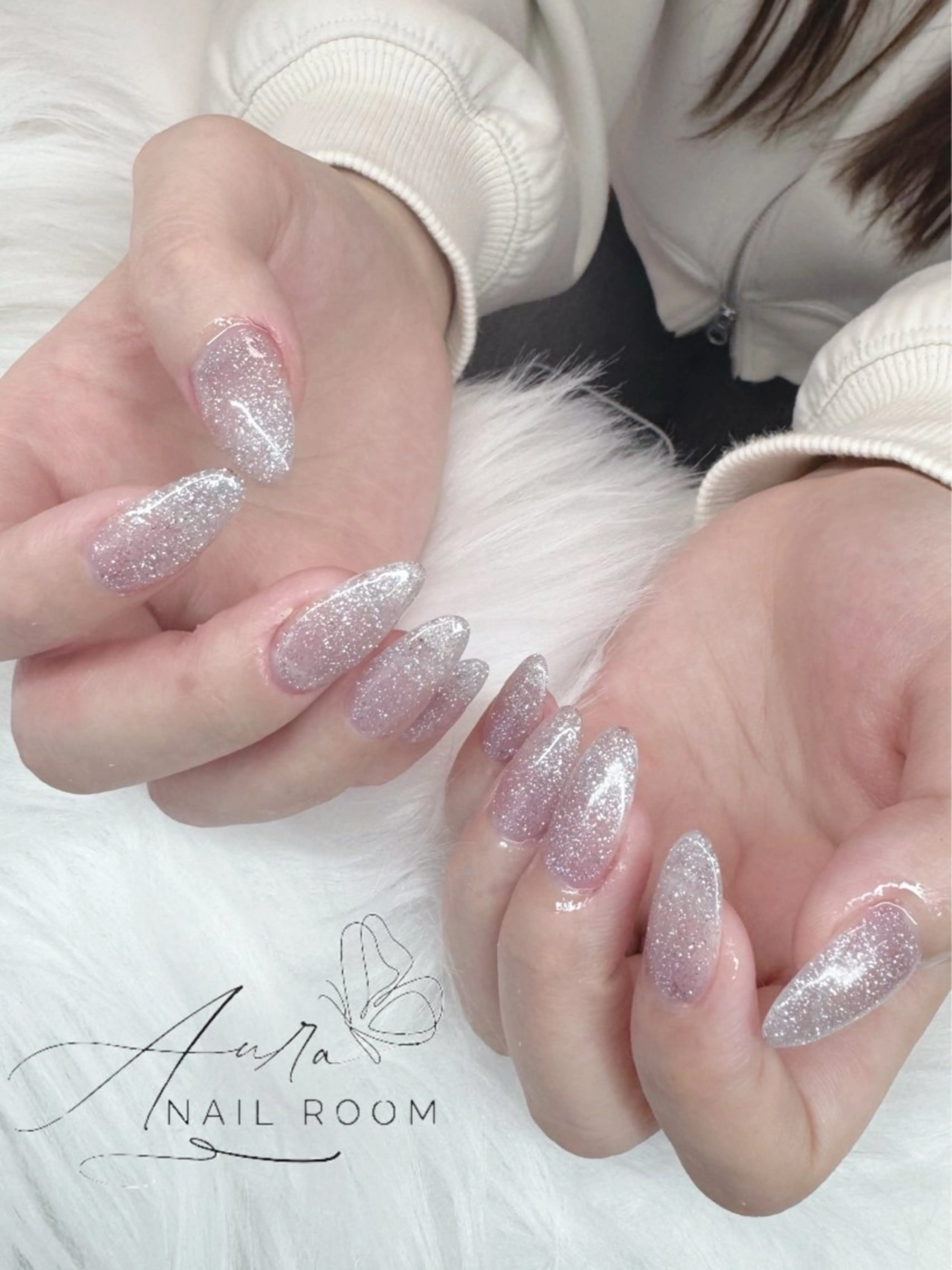 ネイル Luna (Aura nail room)のネイルデザイン