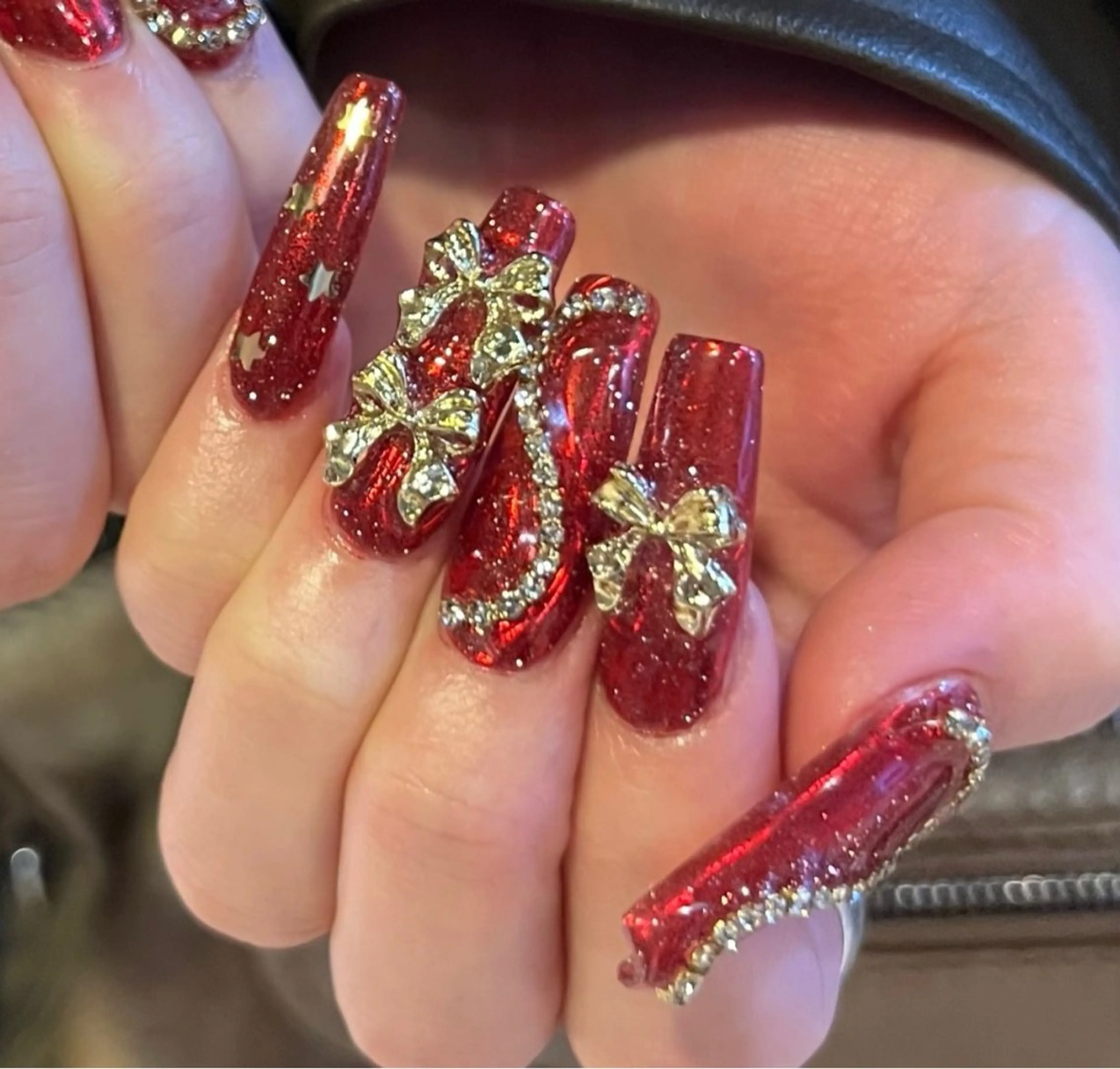 ネイル グラデーション キラキラネイル ワンカラーネイル 冬ネイル Jenn Nail Salonのネイルデザイン