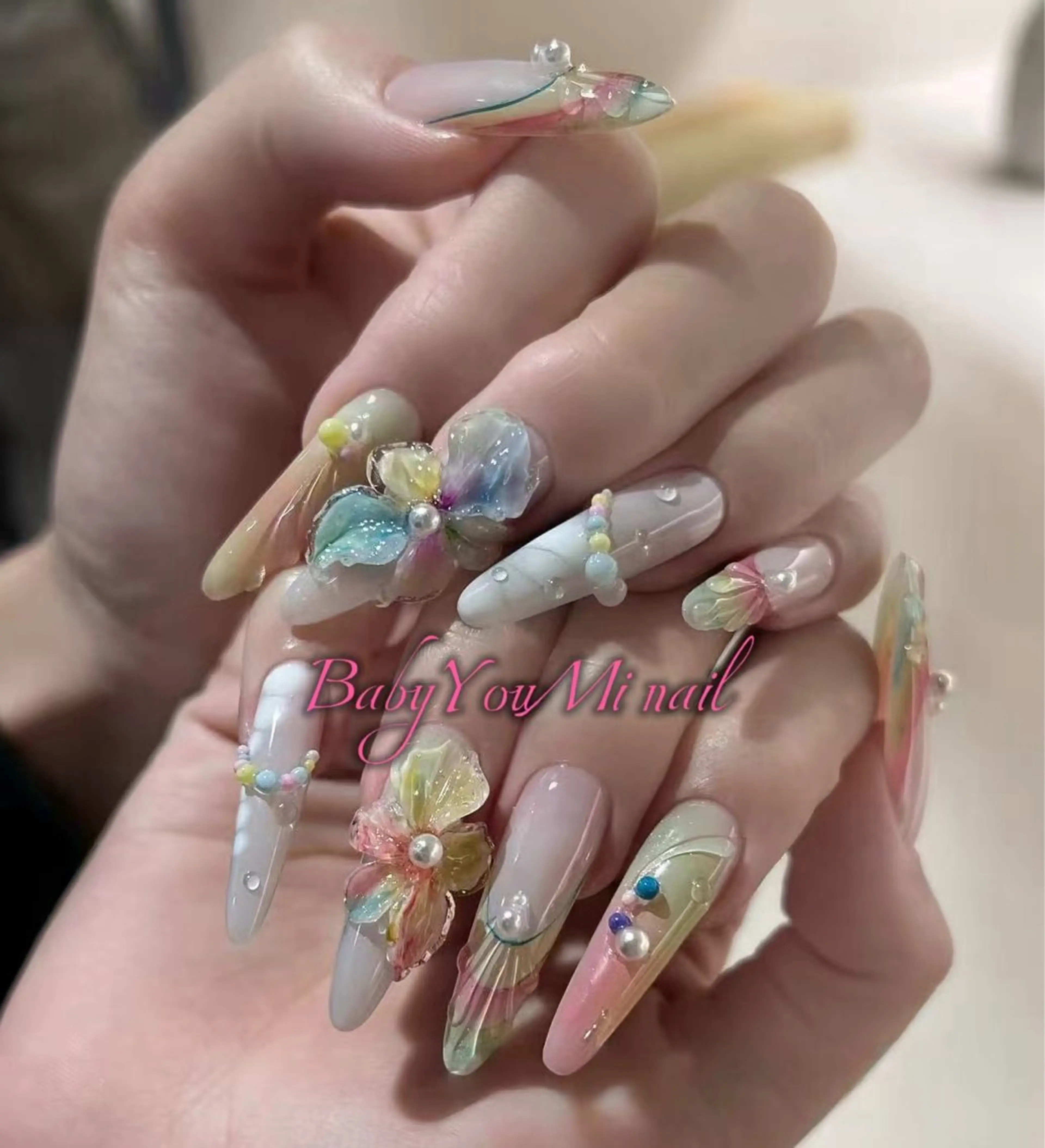 ネイル オーロラネイル フラワーネイル フットネイル フレンチネイル ジェルネイル ハンドネイル BabyYouMi nailのネイルデザイン