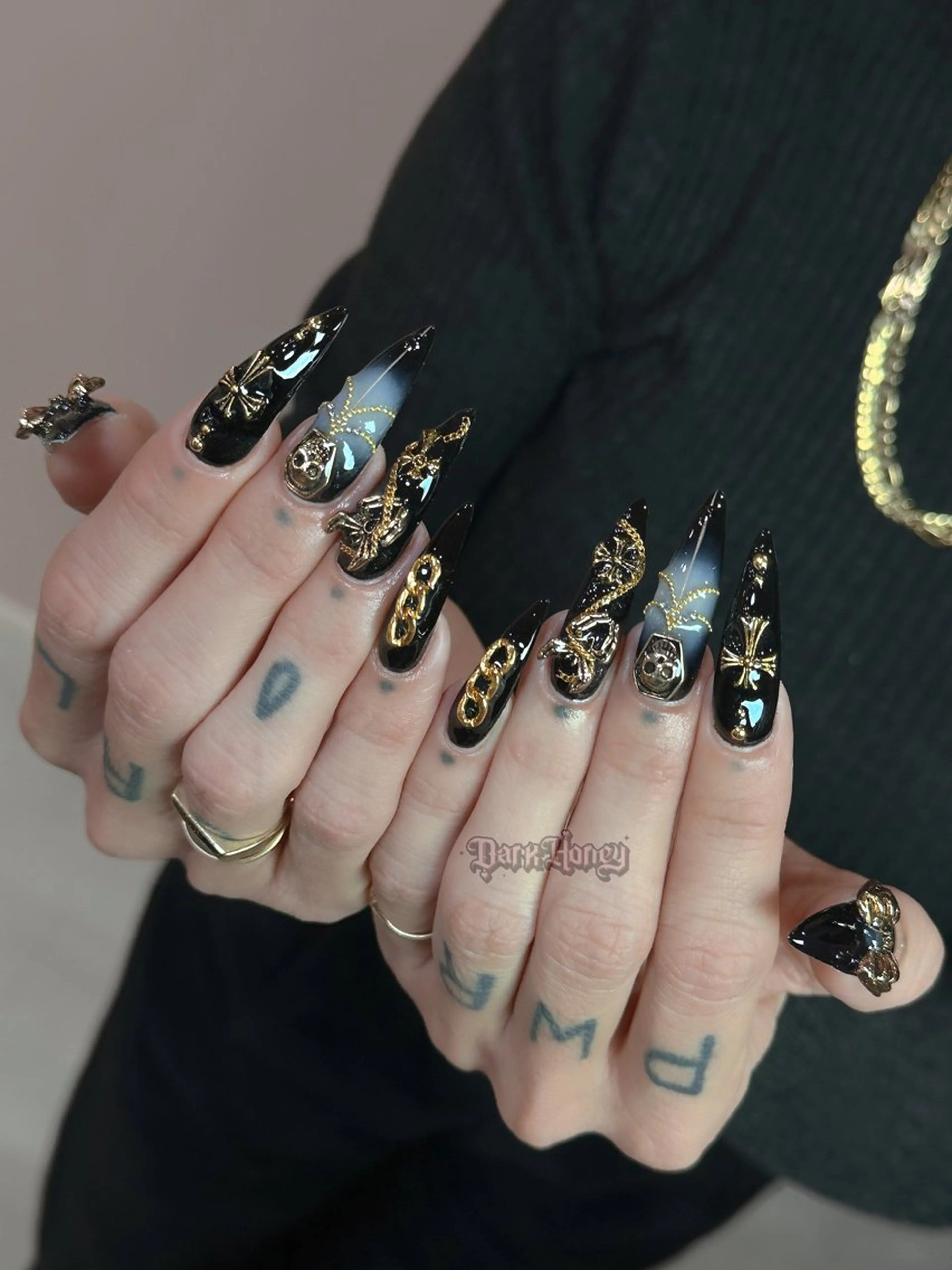 ネイル Dark honey スカルプ専門原宿店のネイルデザイン