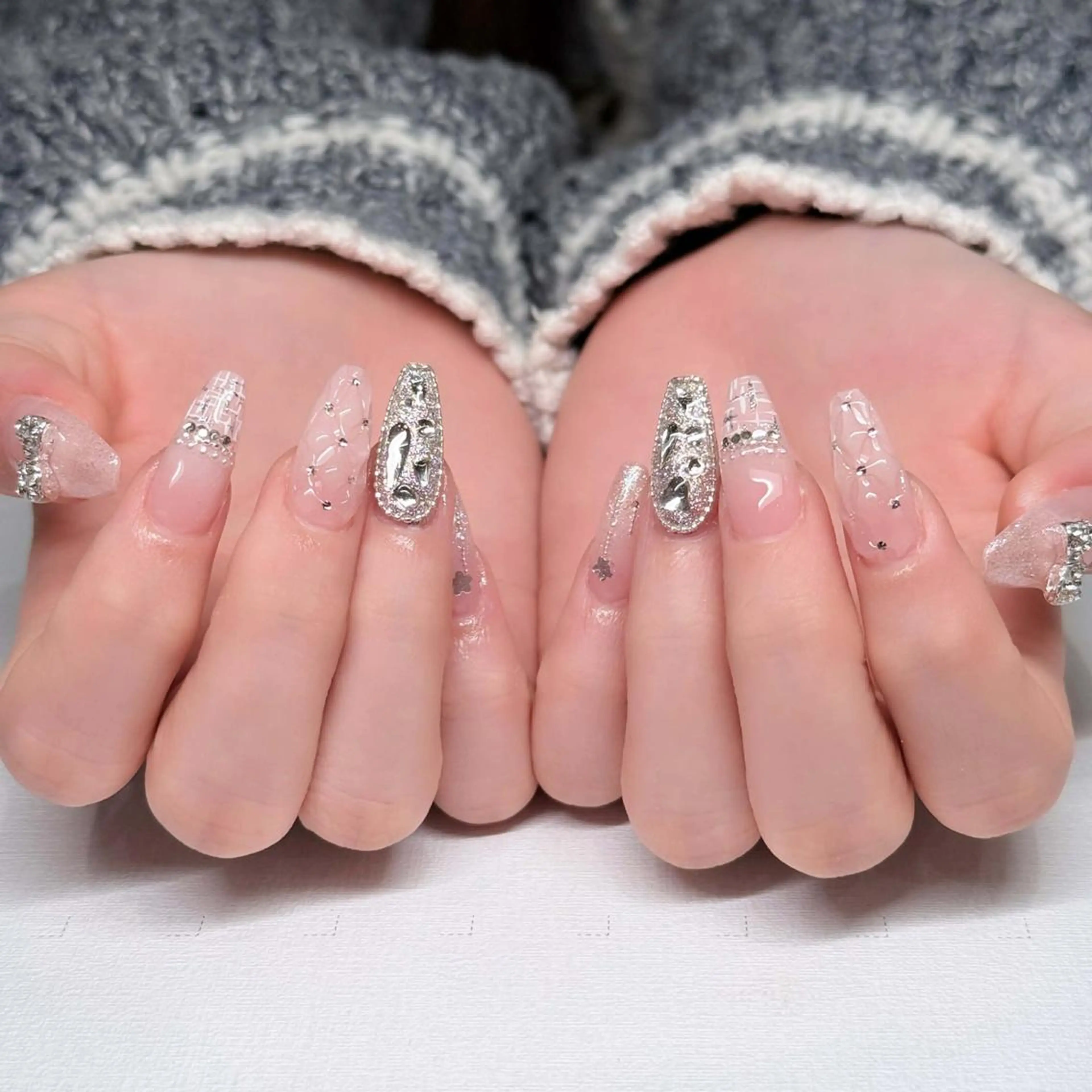 ネイル オーロラネイル ブルー チークネイル 長さ出し フットネイル ハンドネイル チップ長さ出し 専門店のネイルデザイン