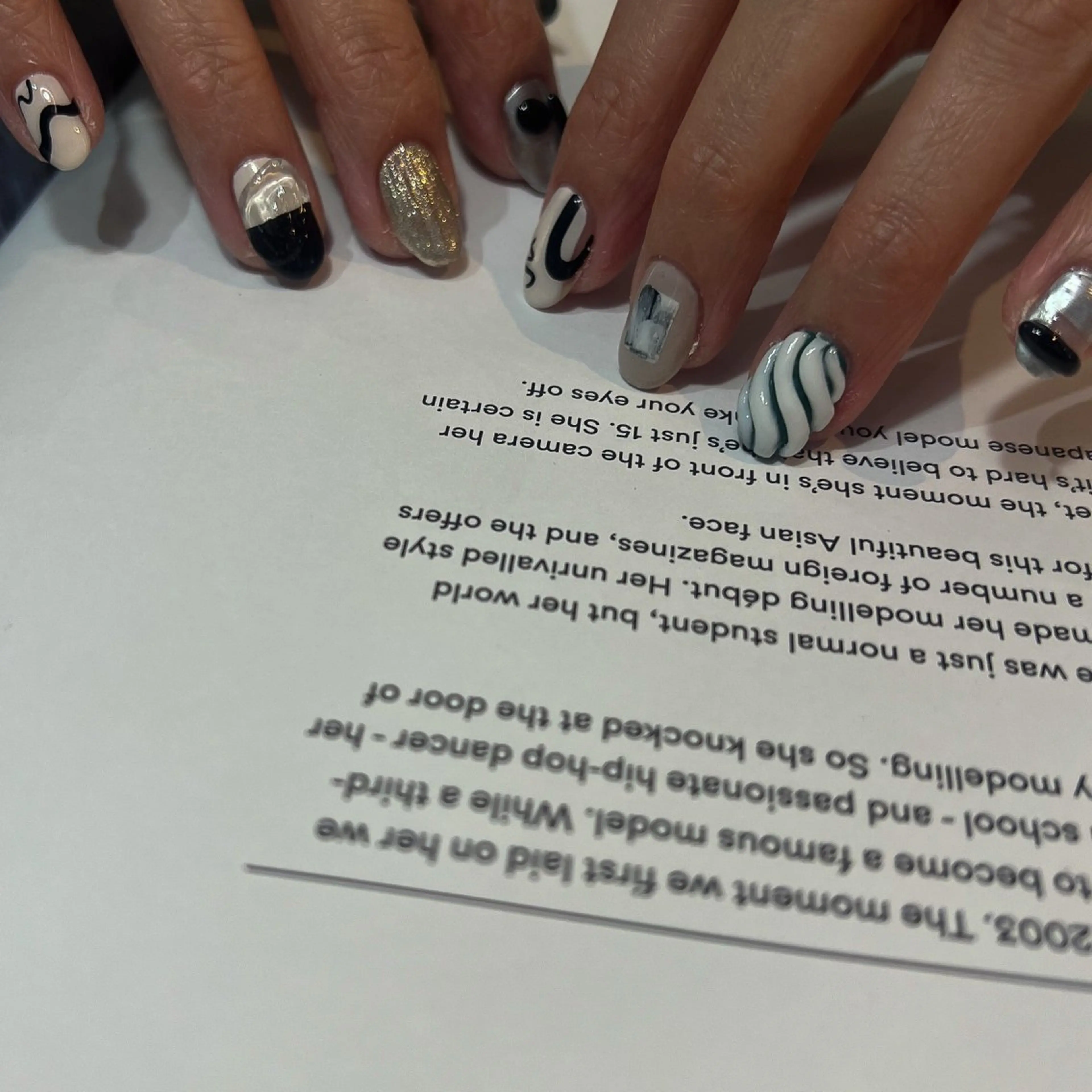 ネイル ハンドネイル nailsalon ULLのネイルデザイン