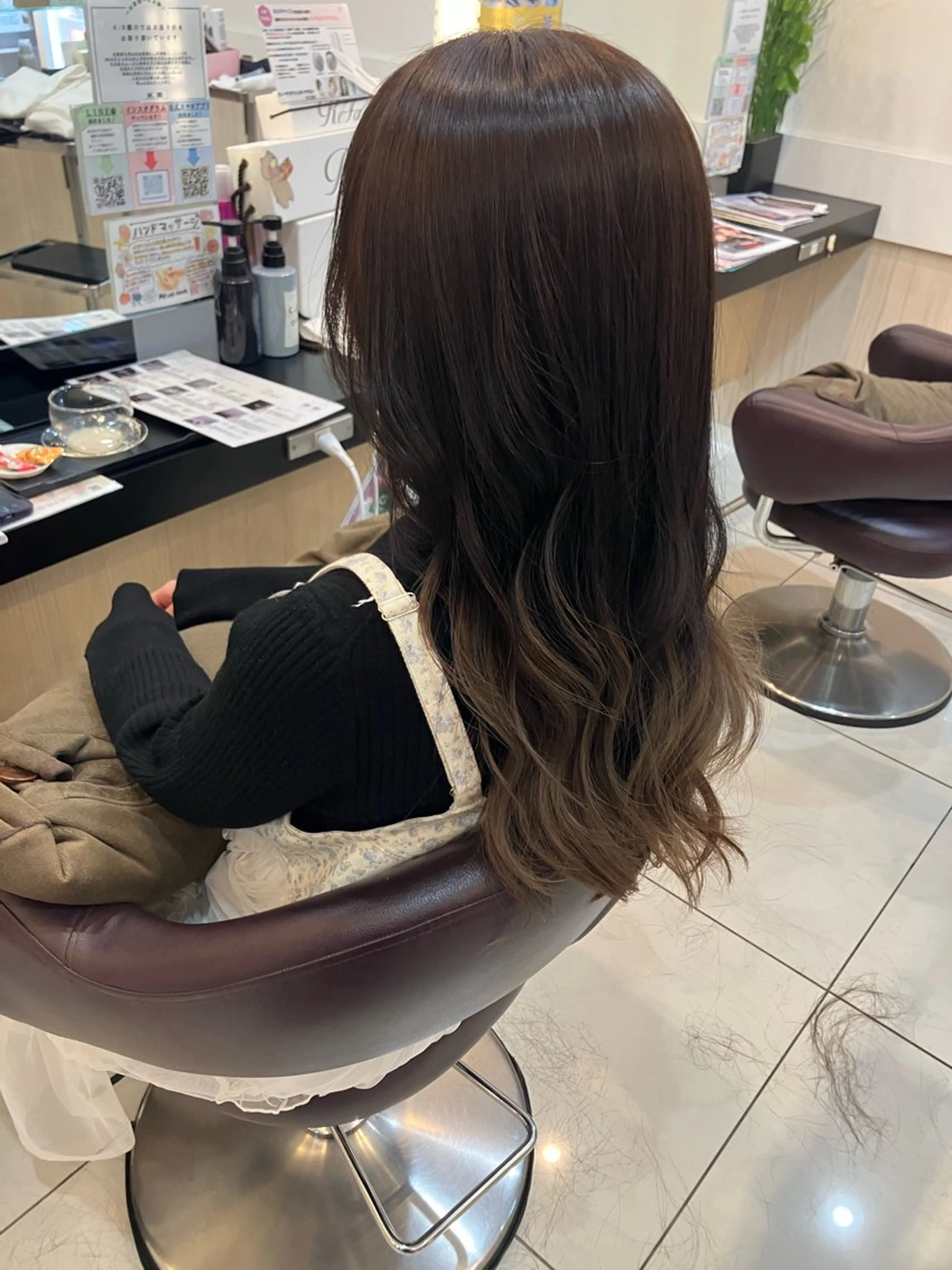 ロング カット ヘアカラー トリートメント yukari 艶髪ヘアのヘアスタイル