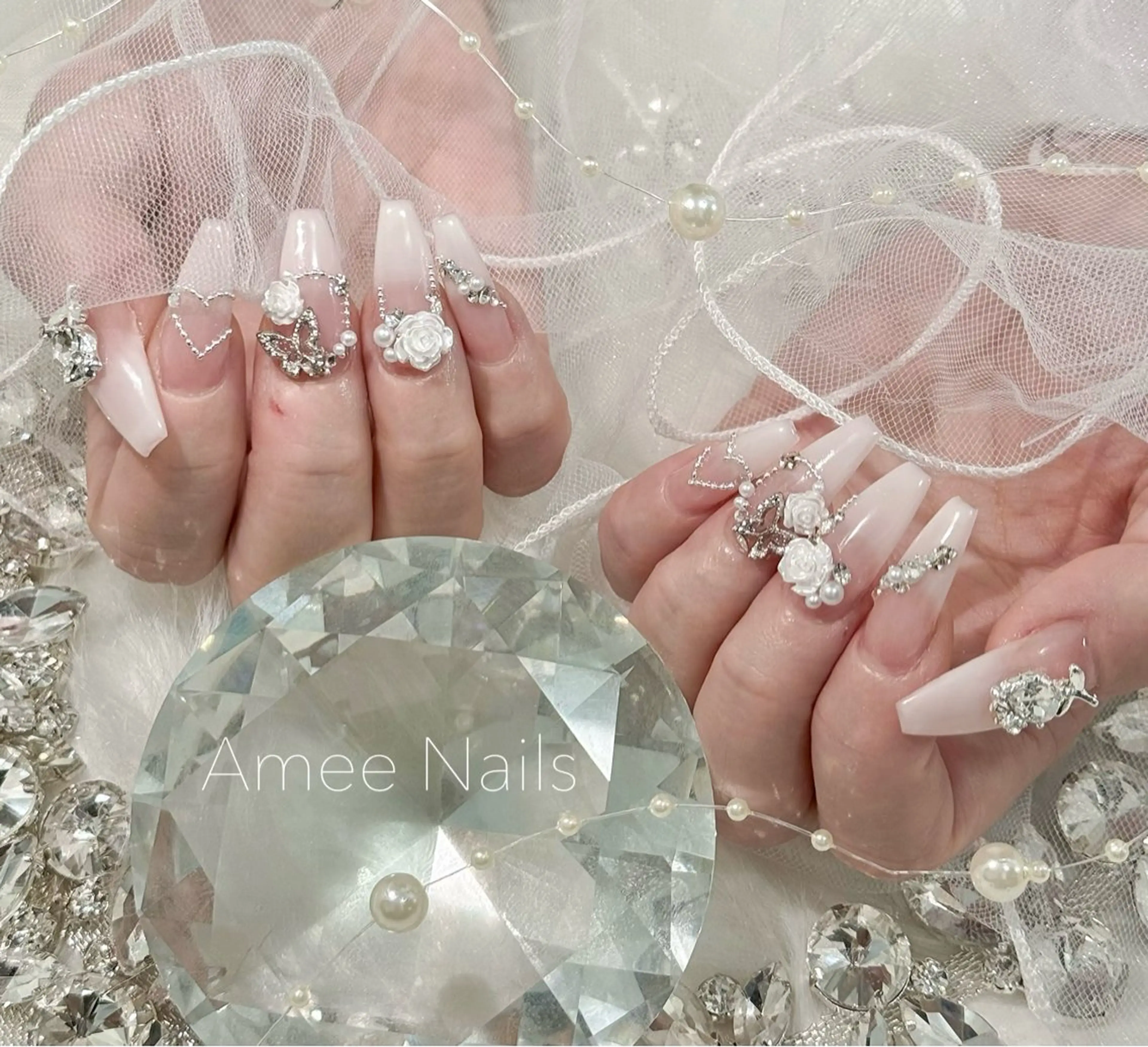 ネイル オーロラネイル クリアネイル フラッシュネイル ジェルネイル グラデーション ハンドネイル Amee Nail Salonのネイルデザイン