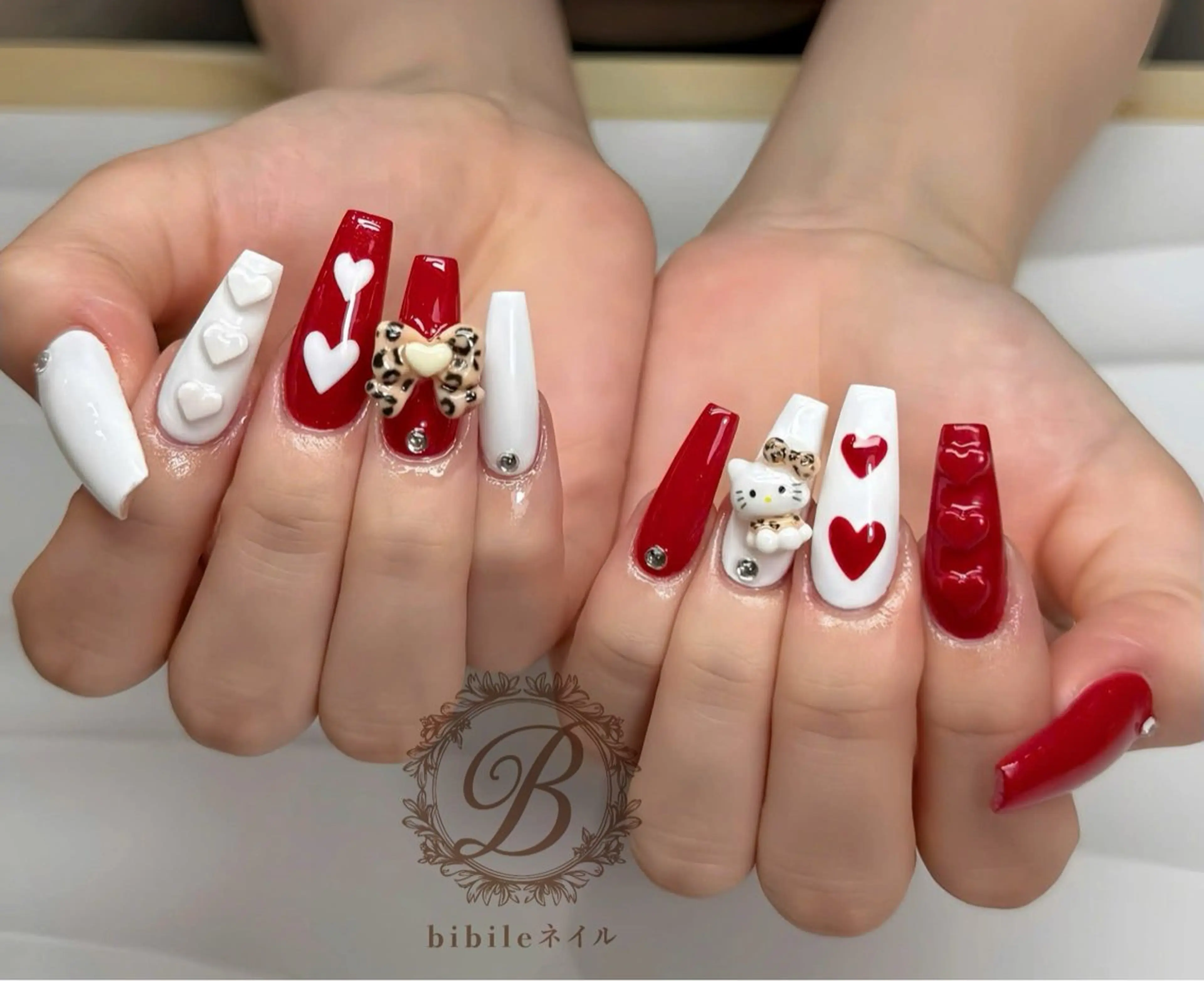 ネイル ストーンネイル ハンドネイル 島尻 ユインのネイルデザイン