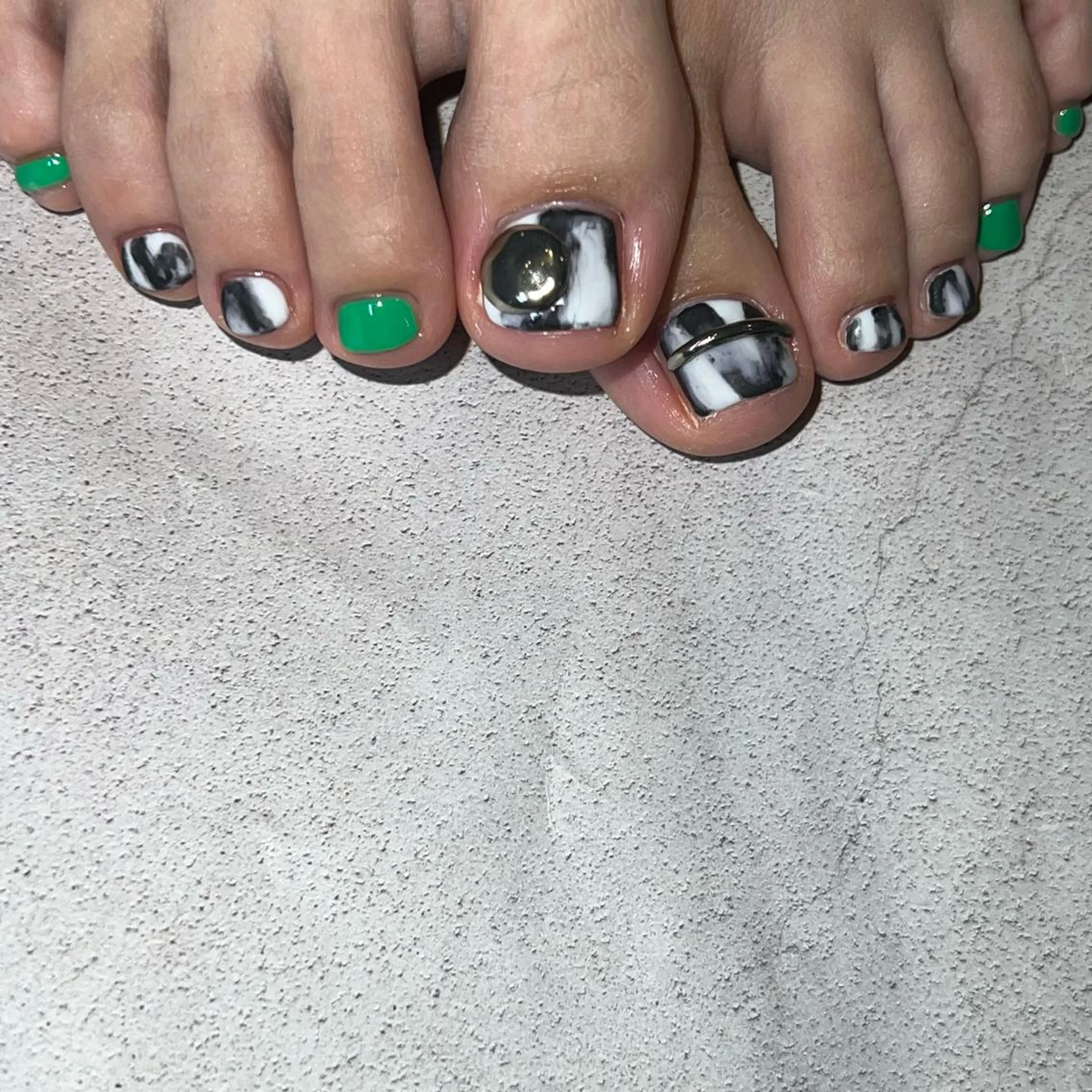 ネイル 夏ネイル 𝐫𝐚𝐢 𝐧𝐚𝐢𝐥の眉毛・アイブロウイメージ