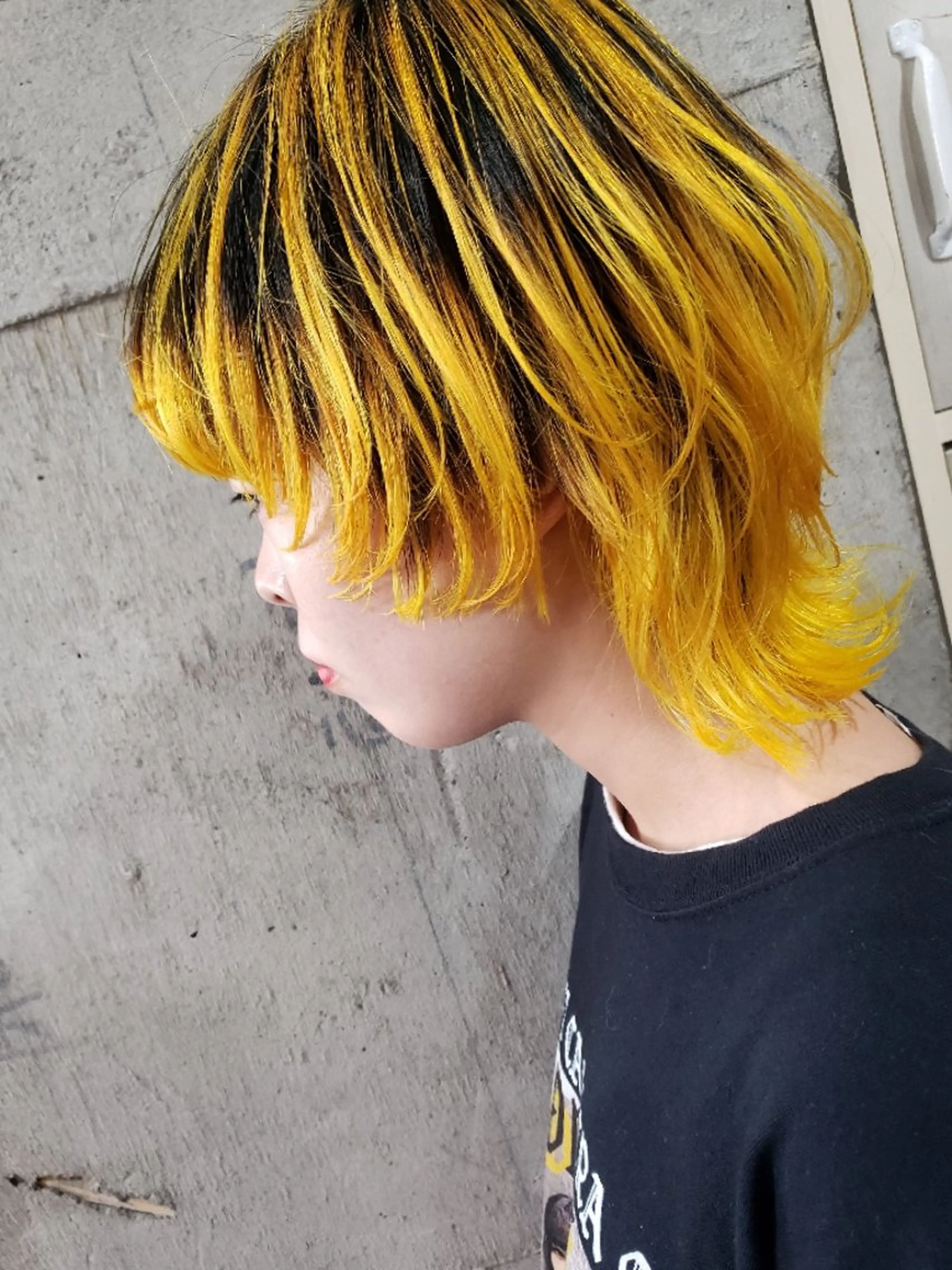 ショート イエローカラー ハイライト ウルフカット ✂ AYAのヘアスタイル