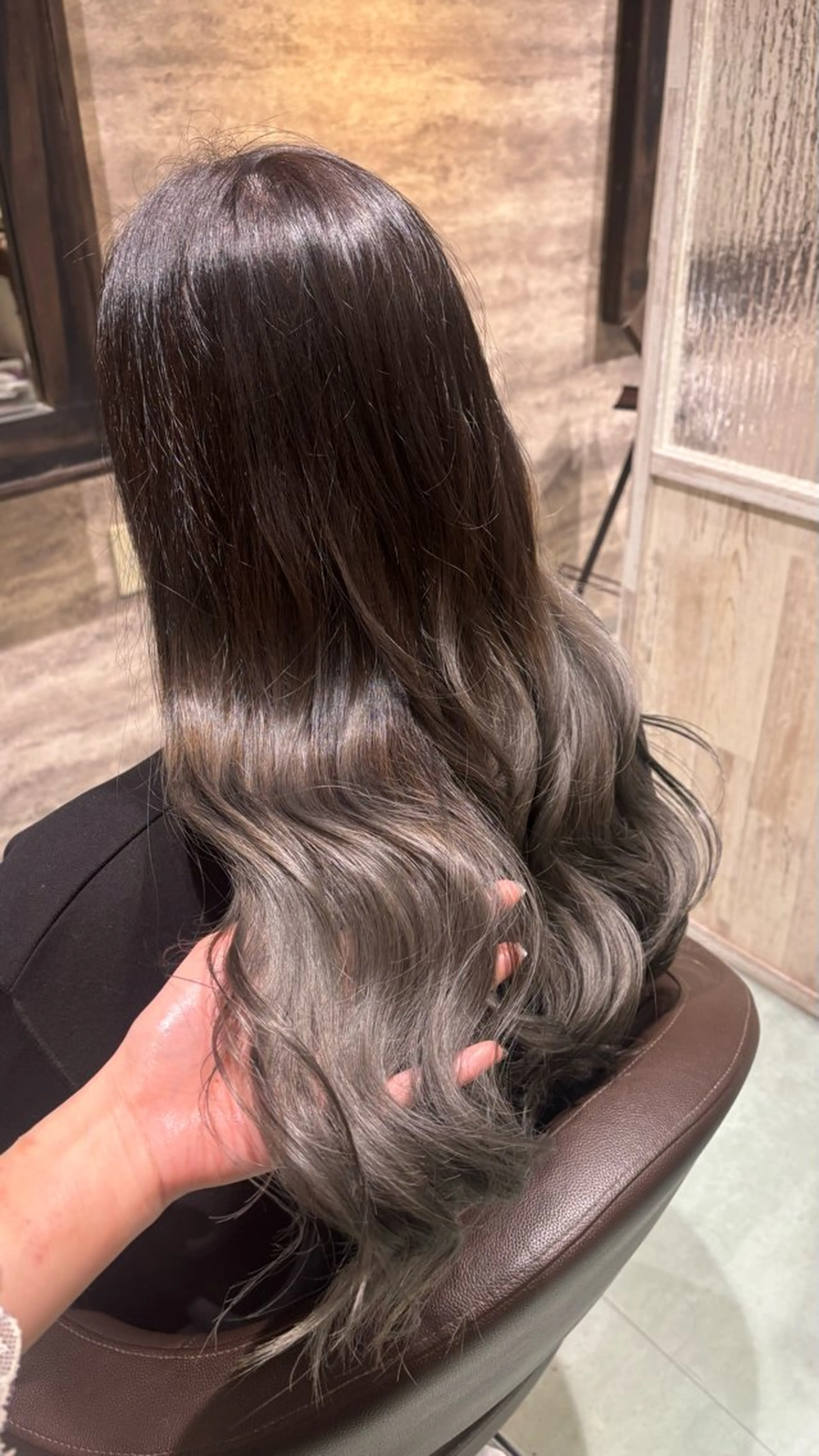 ロング ヘアカラー 東田 さくらのヘアスタイル