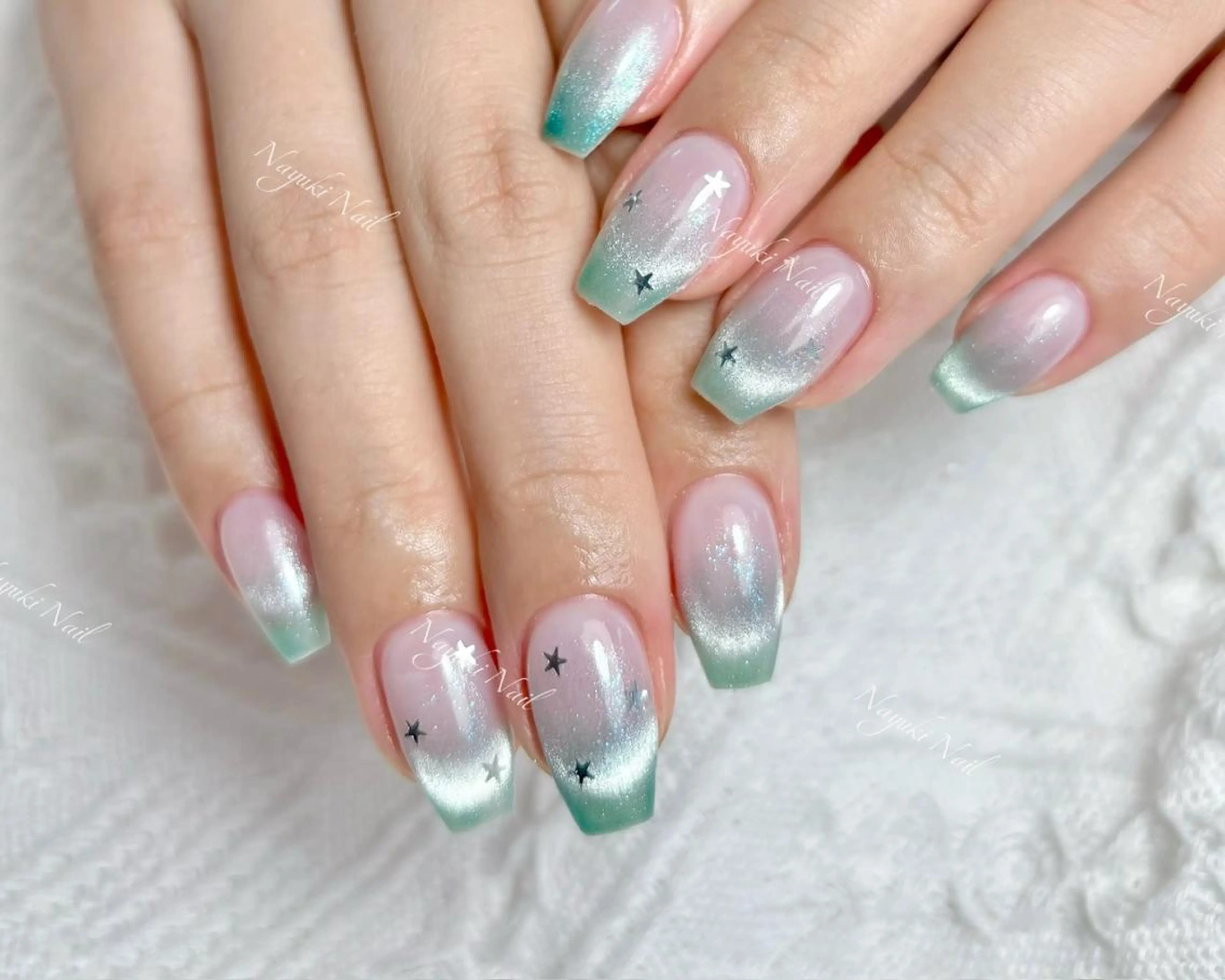 ネイル 🦋 Queenieのネイルデザイン