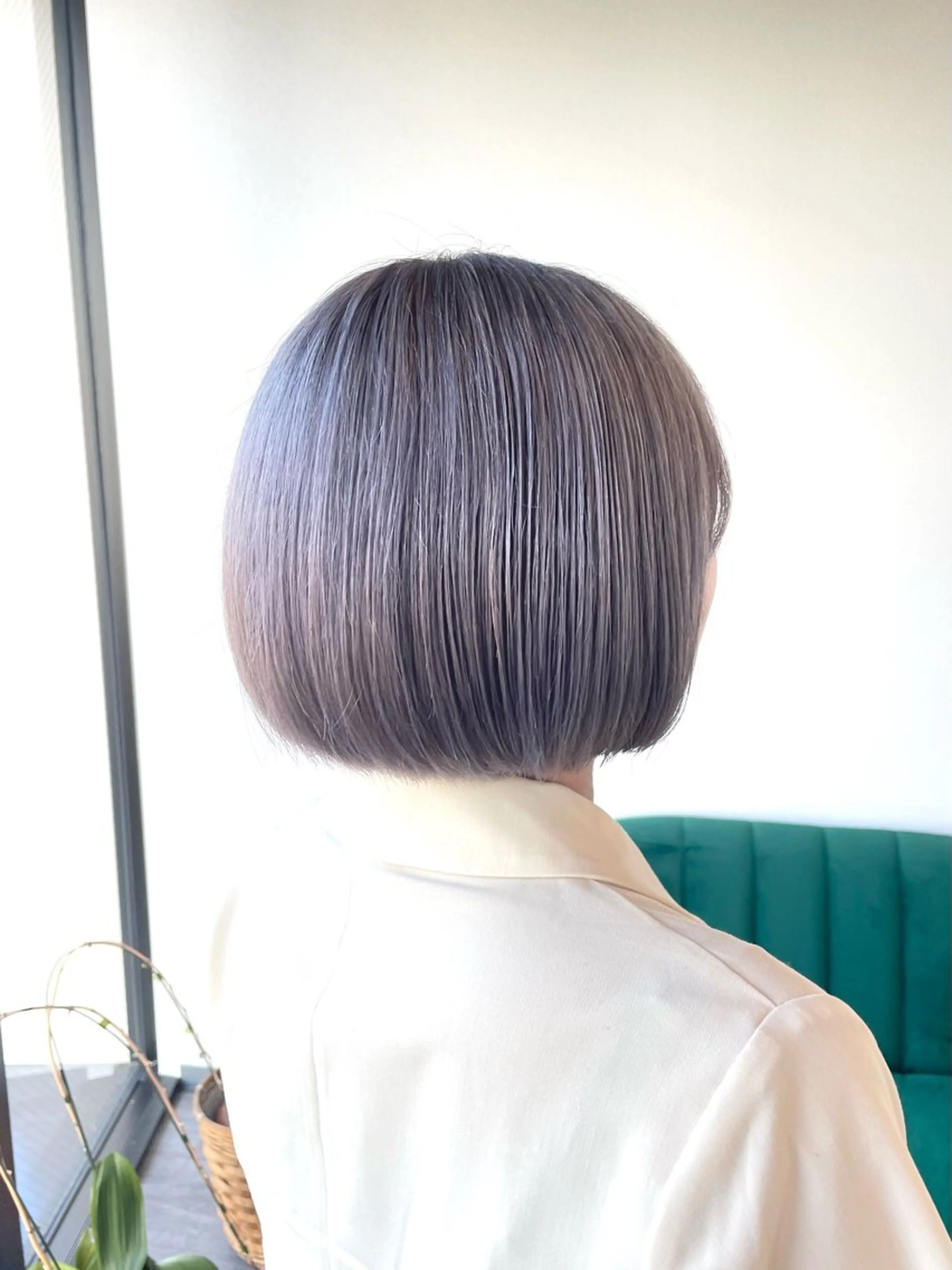 ショート カラー ハイトーンカラー シルバー ホワイトシルバー ボブ カット ヘアカラー トリートメント kitin  吉祥寺 山岸花のヘアスタイル