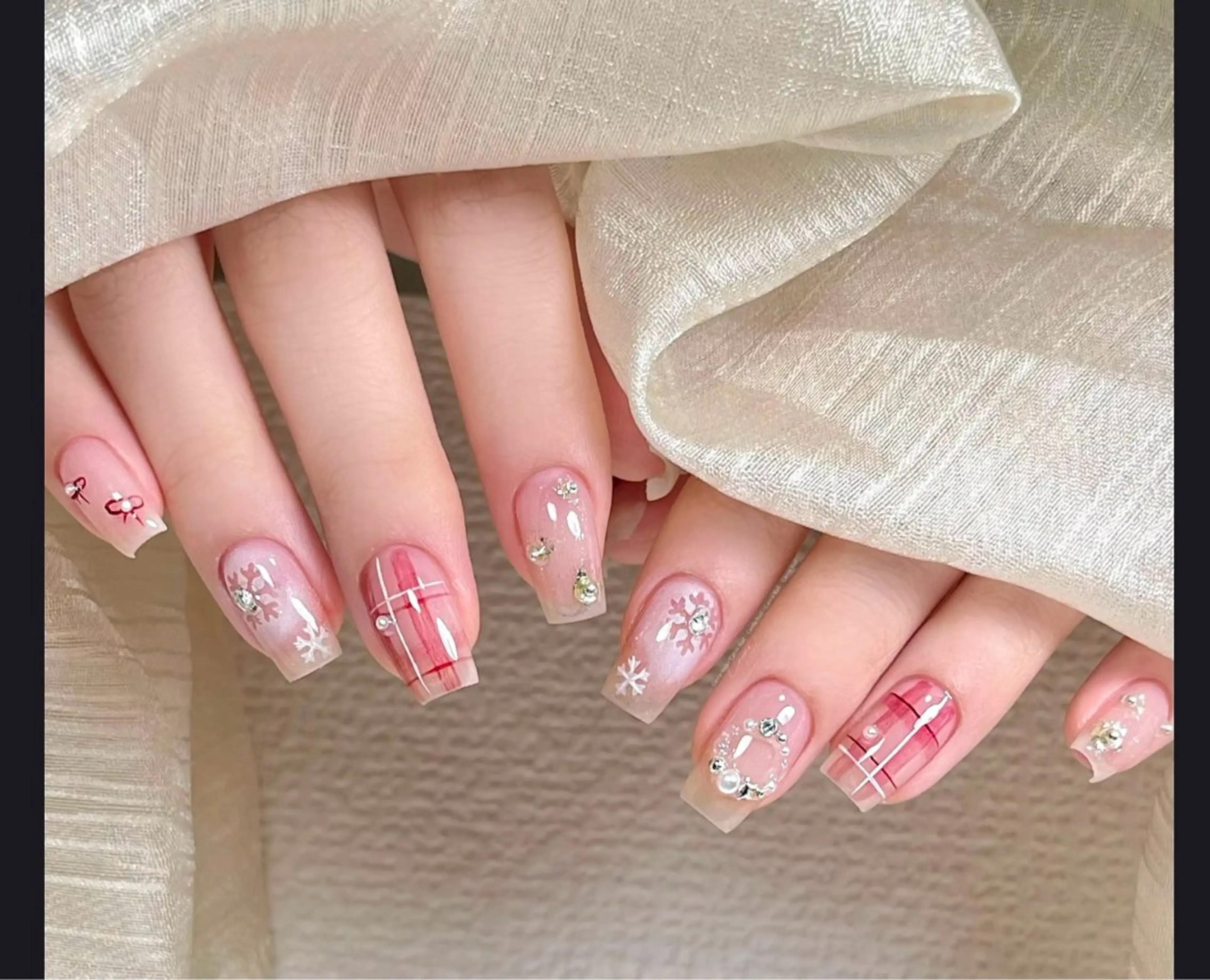 ネイル D-BEAUTY Nailsalonのネイルデザイン