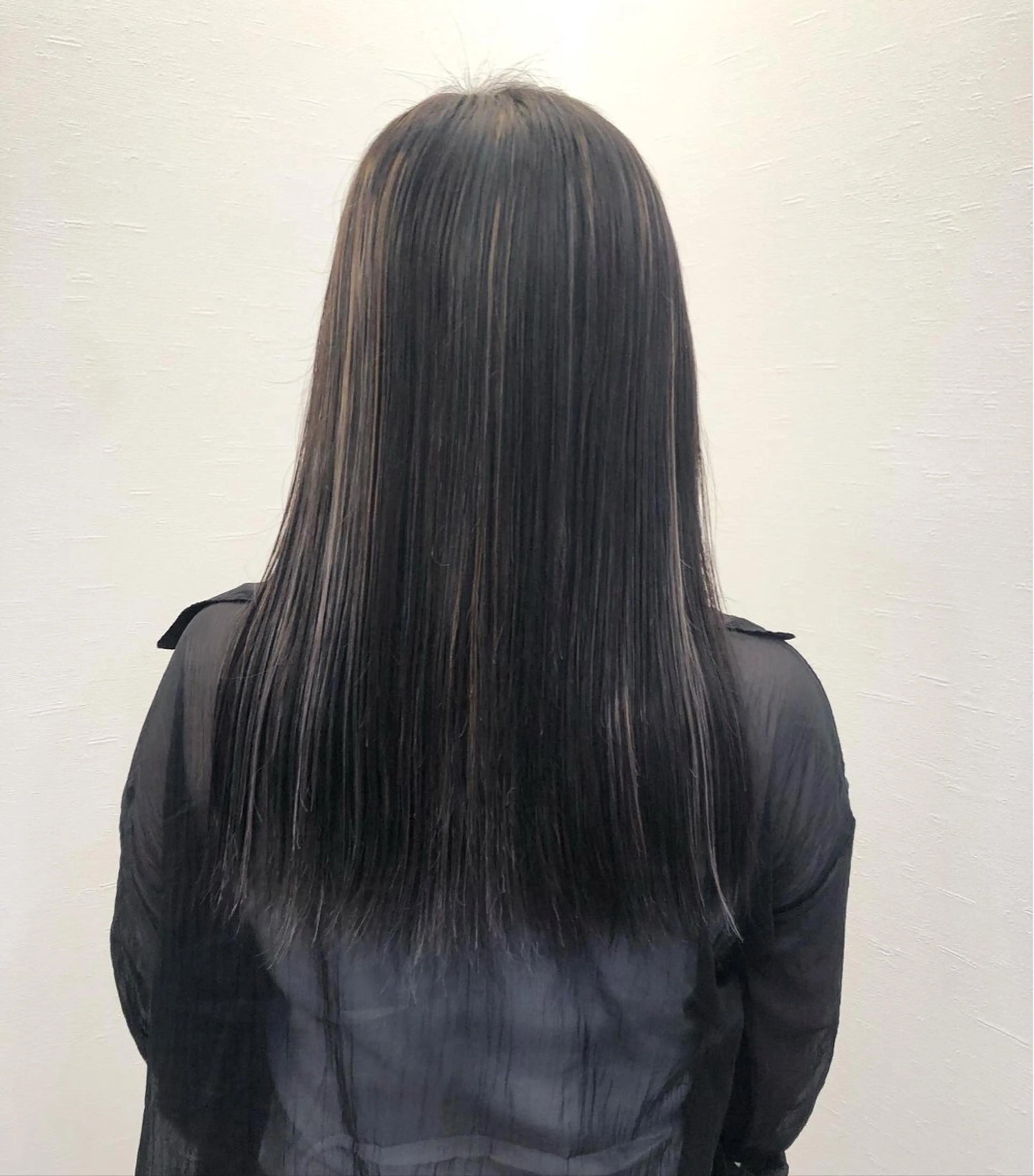 カラー ツノガイ エリのヘアスタイル