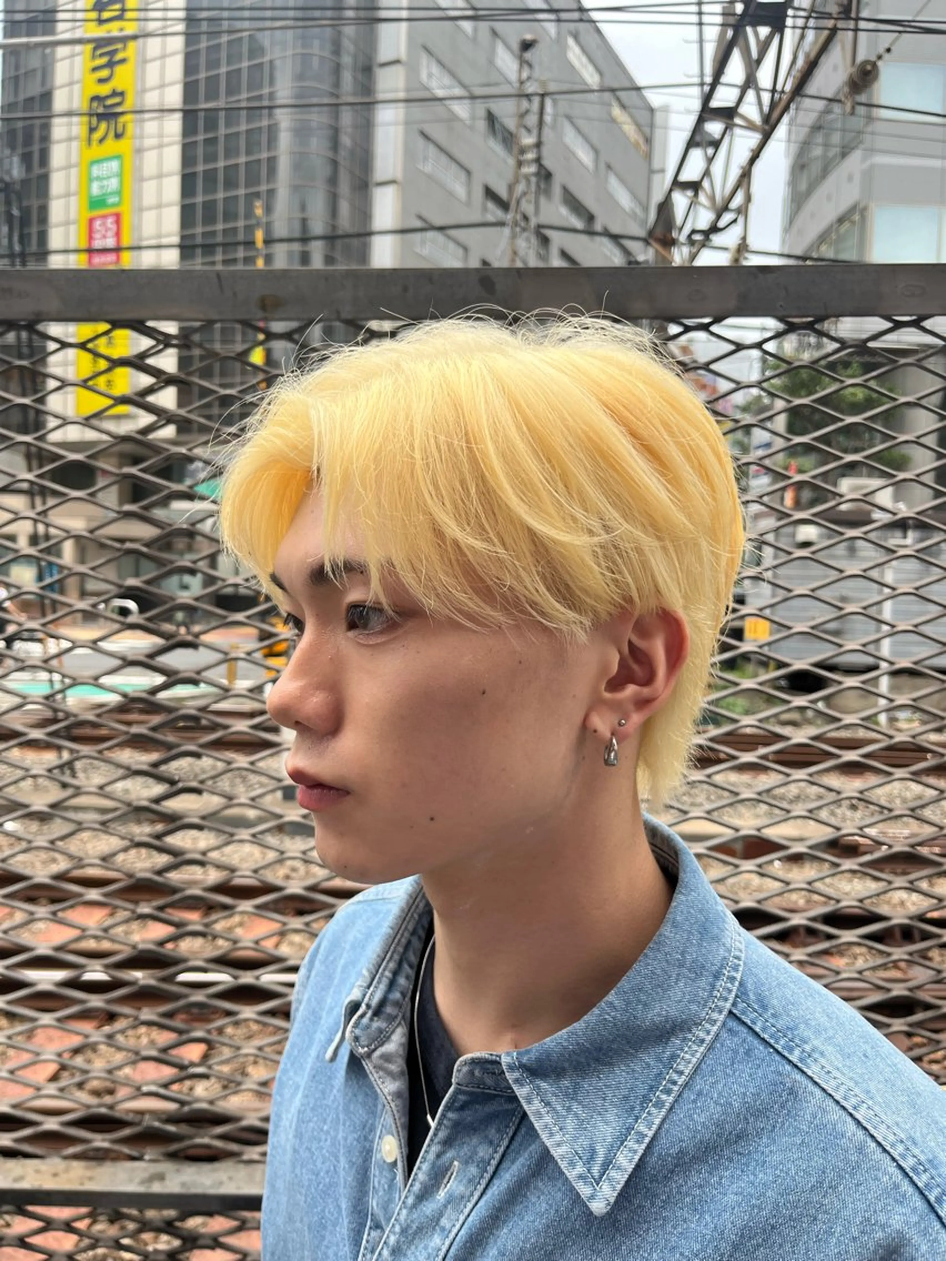 ショート カラー メンズ ブロンド 韓国メンズヘア/ 毛流れヘア　須田龍世のヘアスタイル