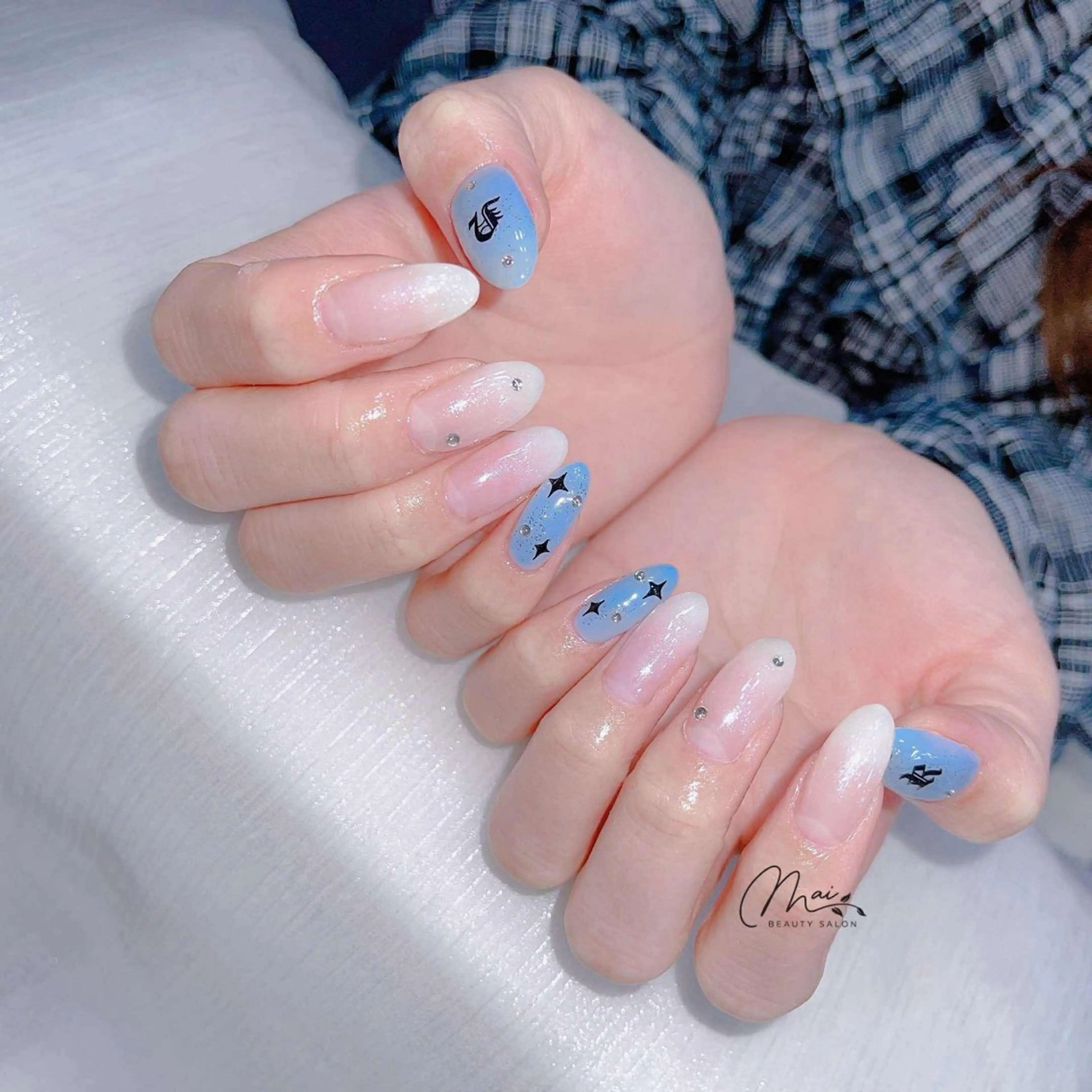 ネイル オーロラネイル 長さ出し フラッシュネイル フレンチネイル ジェルネイル ハンドネイル MaiBeauty HaNaのネイルデザイン