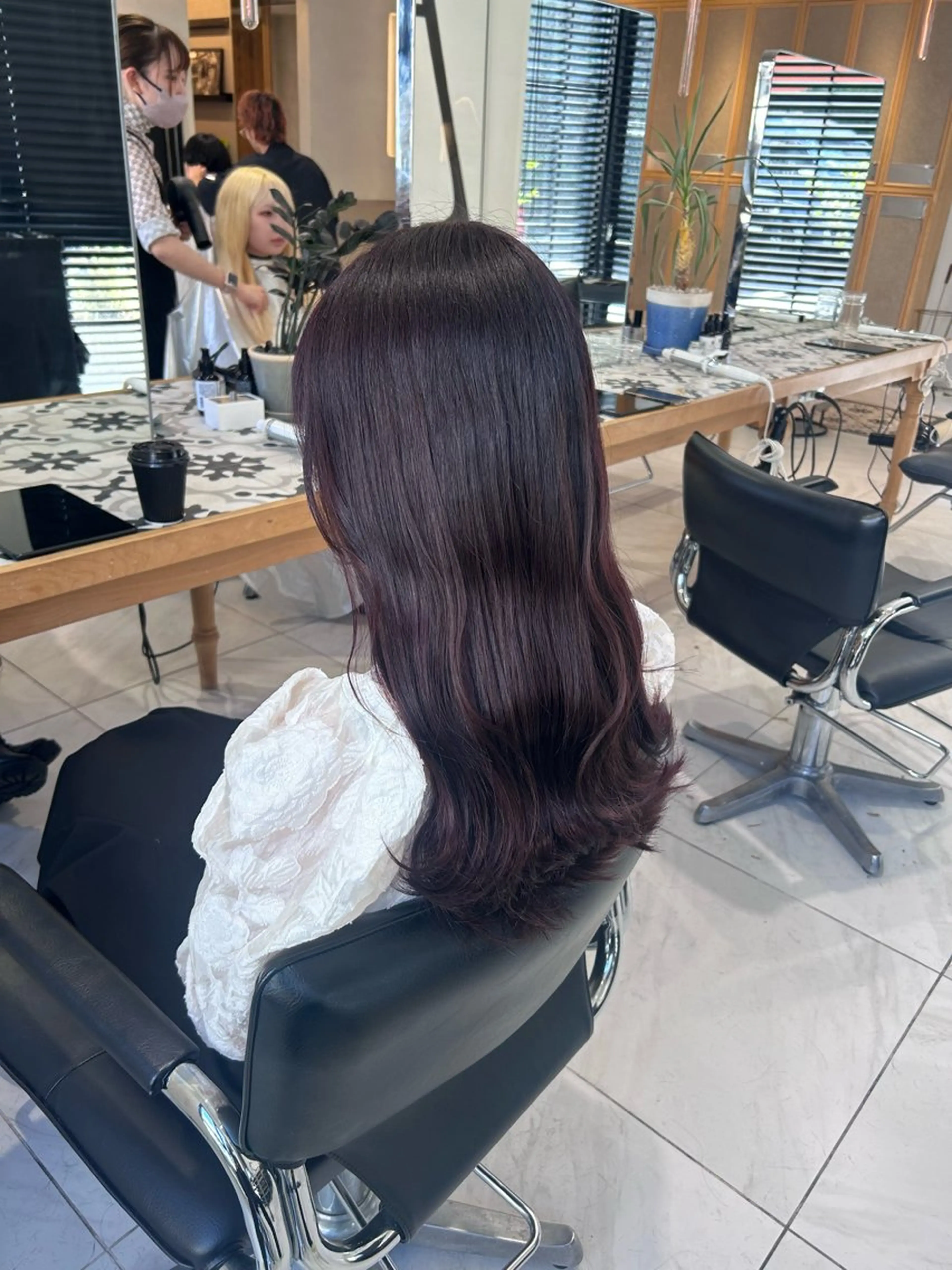 セミロング カラー ヘアカラー トリートメント ヘッドスパ ヘアセット miko🪽地毛風/ ハイトーン/レイヤーのヘアスタイル
