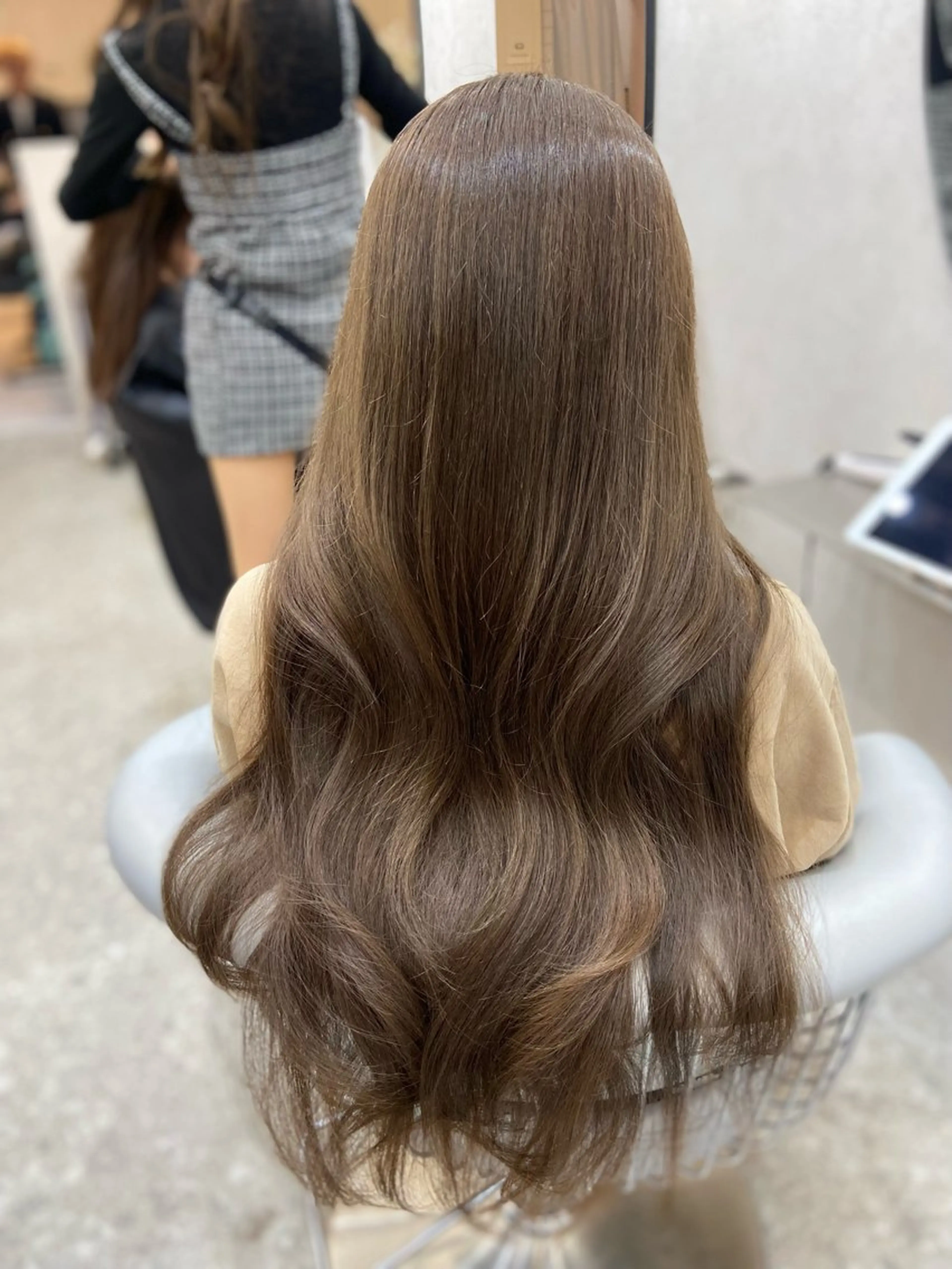 ロング カラー ベージュカラー ミルクティーベージュ オリーブベージュ ヨシンモリ 韓国風ヘア 新宿/韓国ヘア 中明度カラー/かやのヘアスタイル