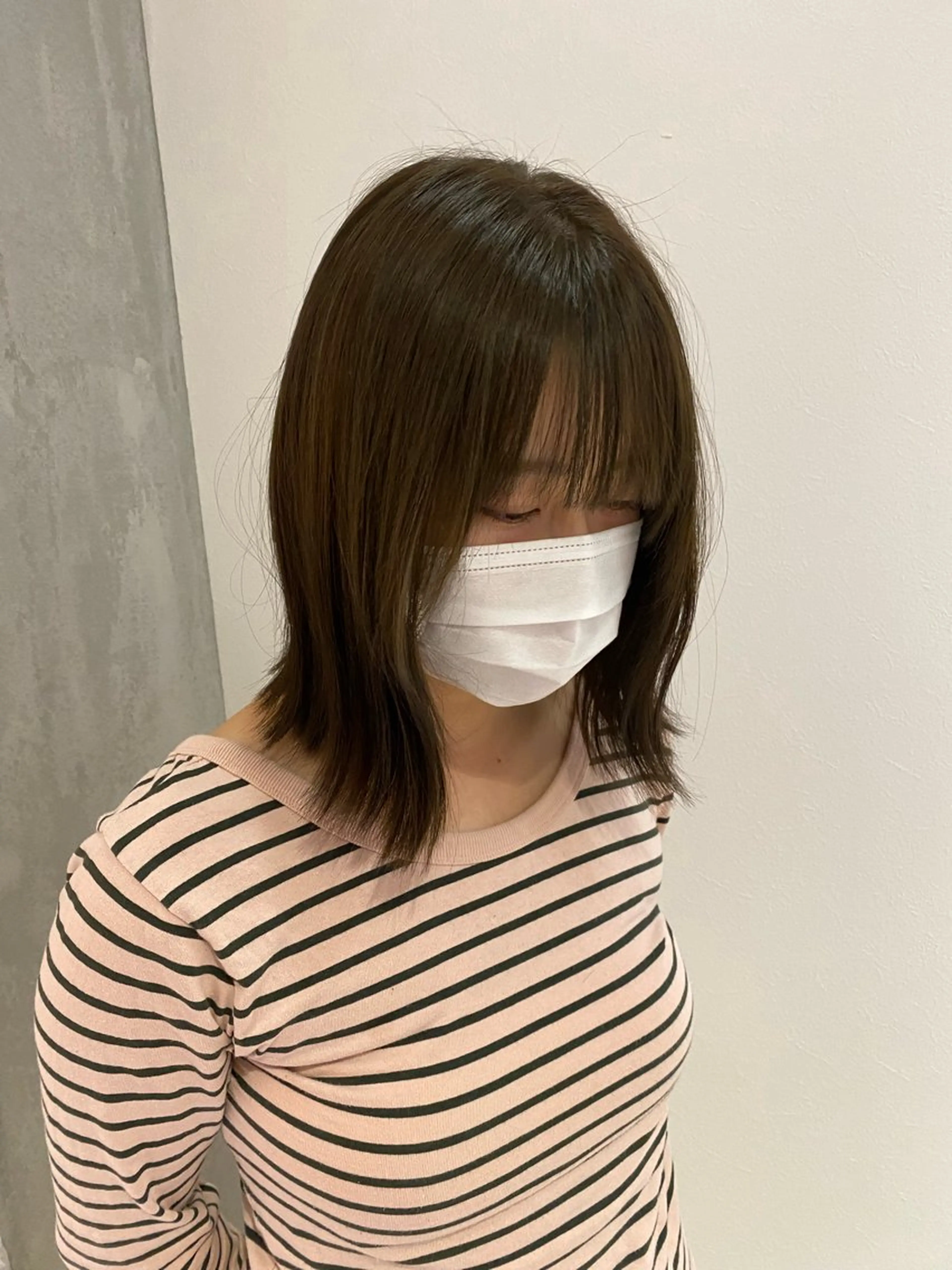 ミディアム カット ヘアカラー いとう ほのかのヘアスタイル