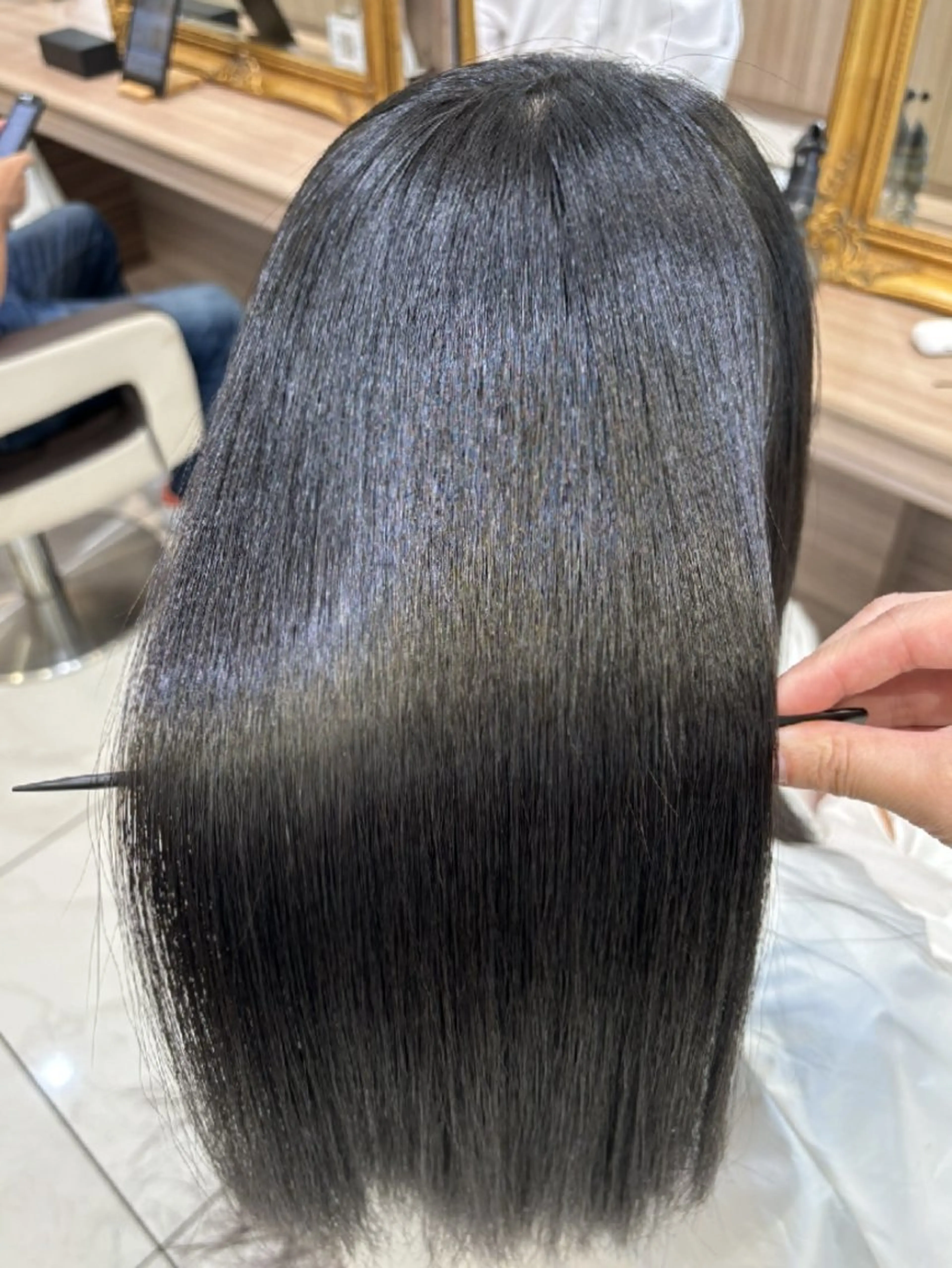 セミロング カラー 髪質改善 トリートメント 浅見 愛菜のヘアスタイル