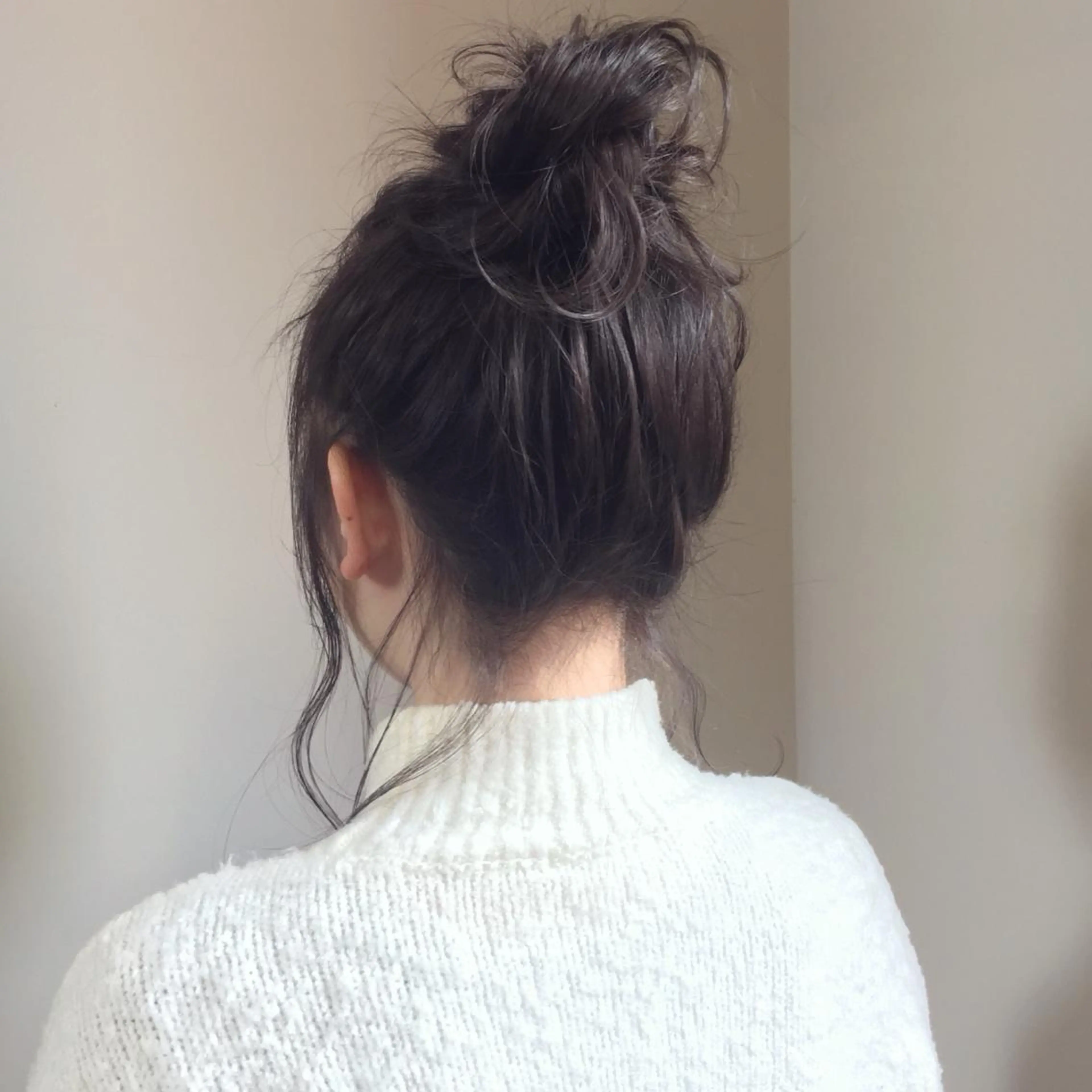 セミロング カラー ヘアアレンジ お団子ヘア 薬院:今泉/上川美幸 小顔ボブ/暗髪カラーのヘアスタイル