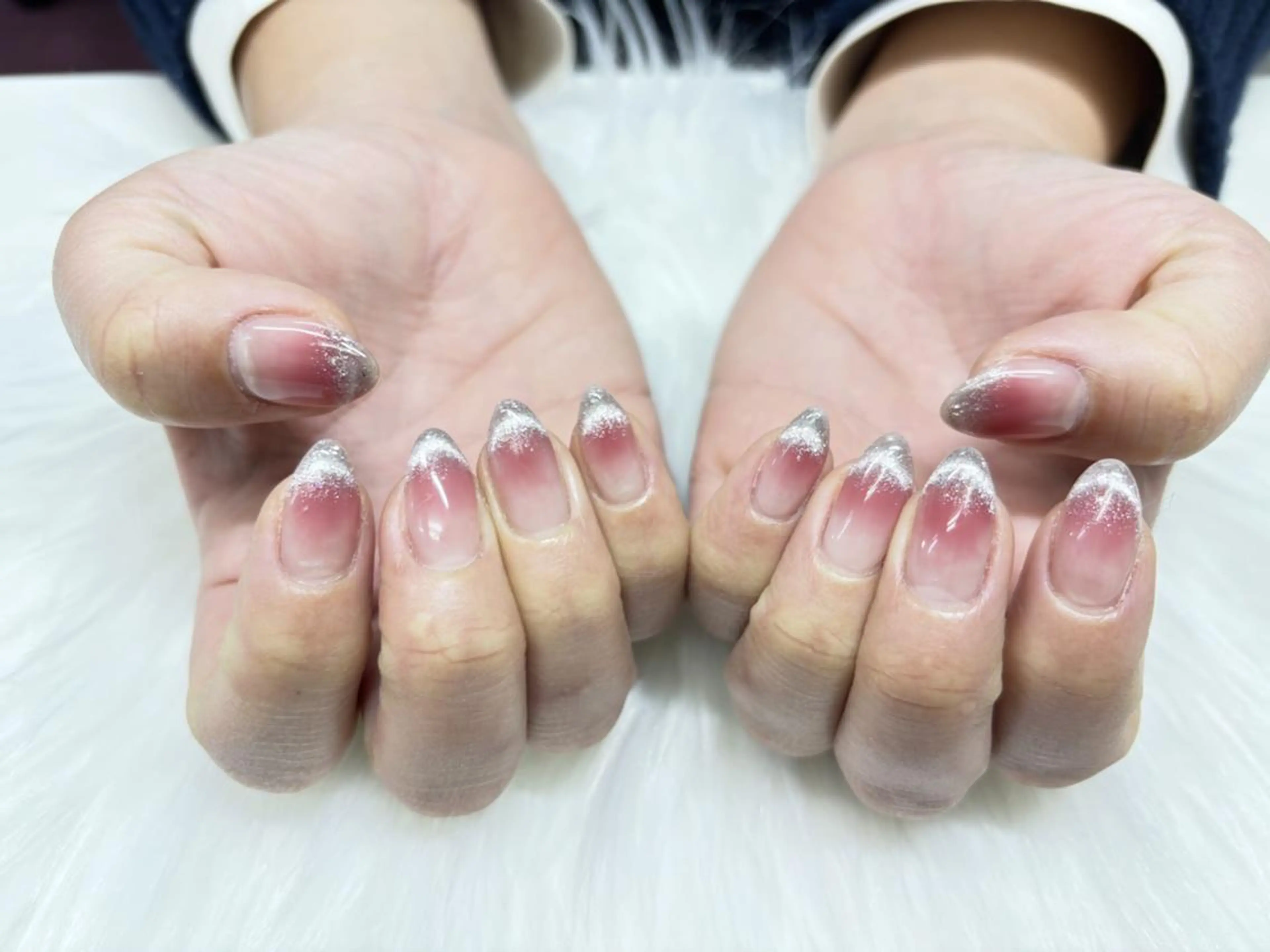 ネイル オーロラネイル チークネイル 長さ出し フットネイル フレンチネイル ハンドネイル リラネイル すみれのネイルデザイン