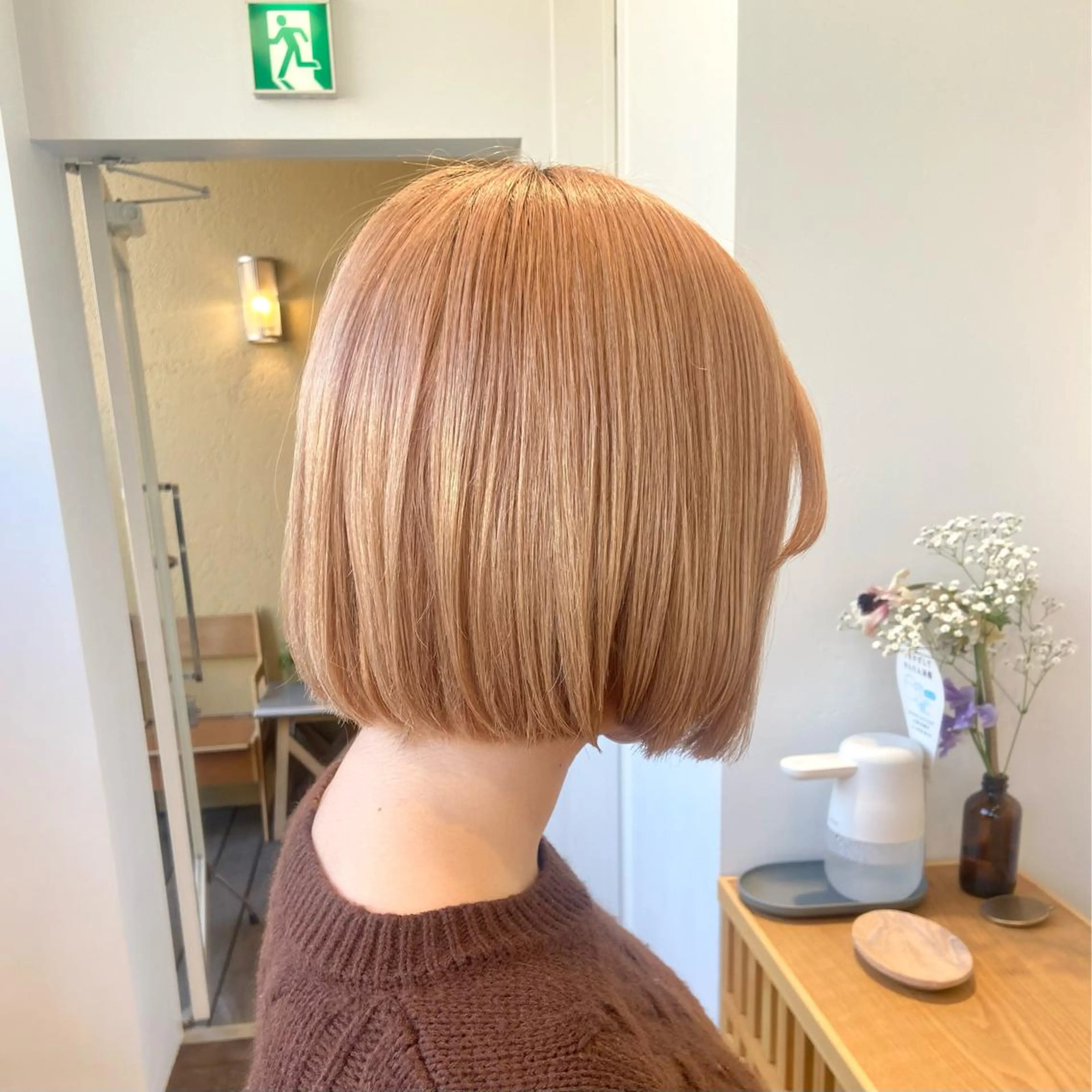 ミディアム カラー ショート/ウルフ ハイトーン/カイセイのヘアスタイル