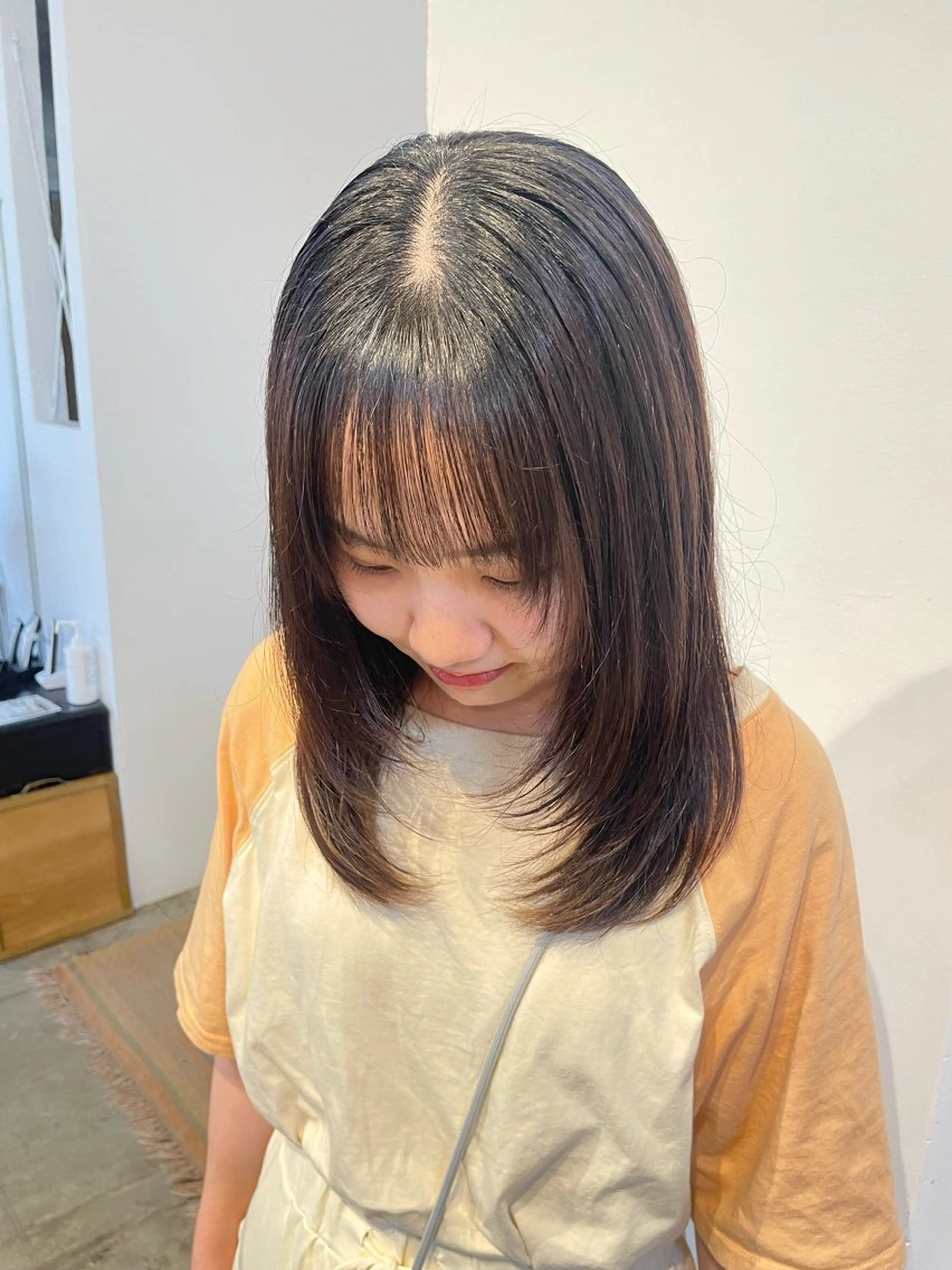 セミロング ヘアアレンジ mina / 透明感ベージュカラーのヘアスタイル