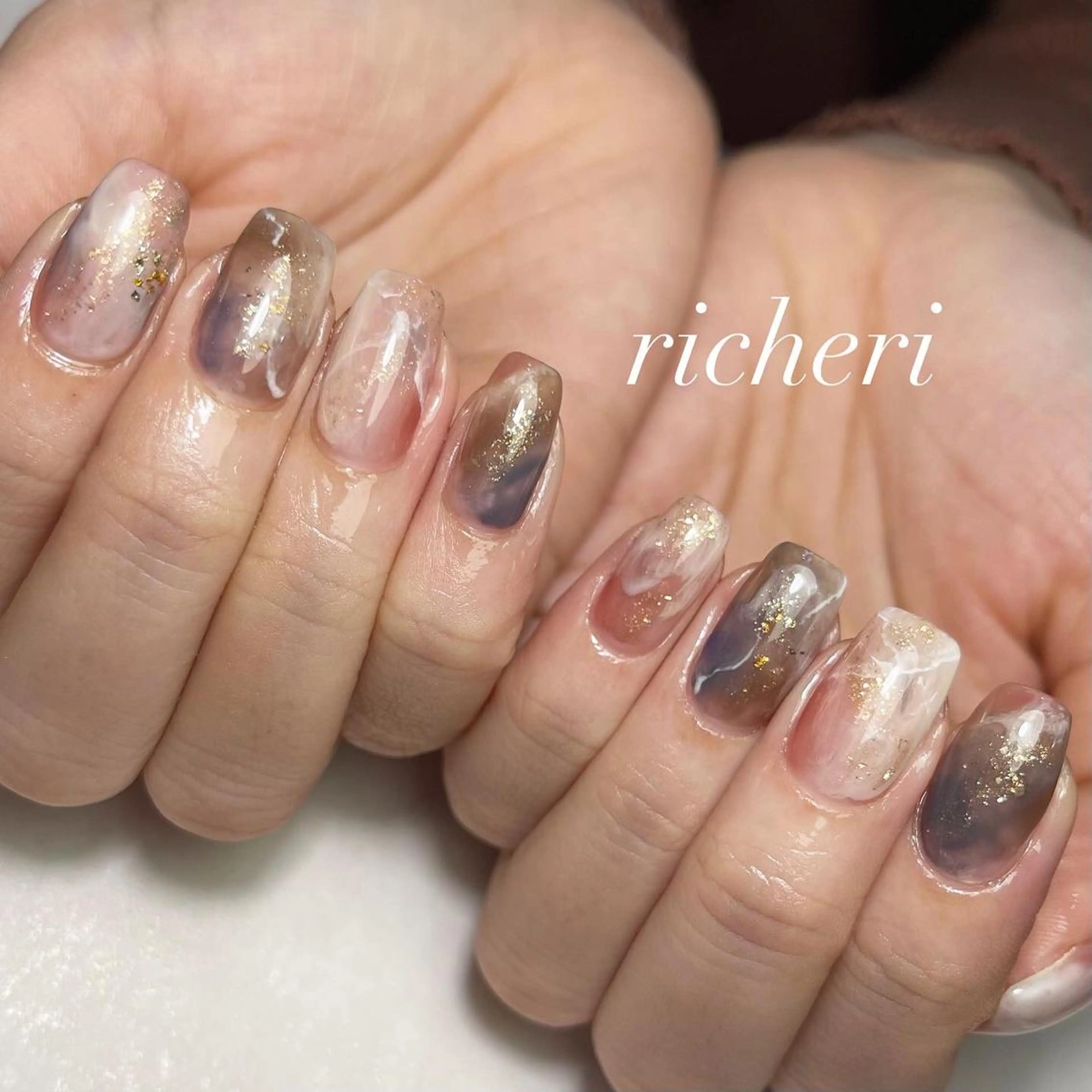 ミディアム ネイル ジェルネイル ラメ(グリッター) ニュアンスネイル オフィスネイル ピンク richeri beautyのエステ・リラクイメージ